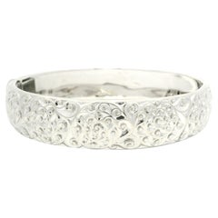 Roberto Coin 18k White Gold Textured 14.1mm Wide Hinged Bangle Bracelet