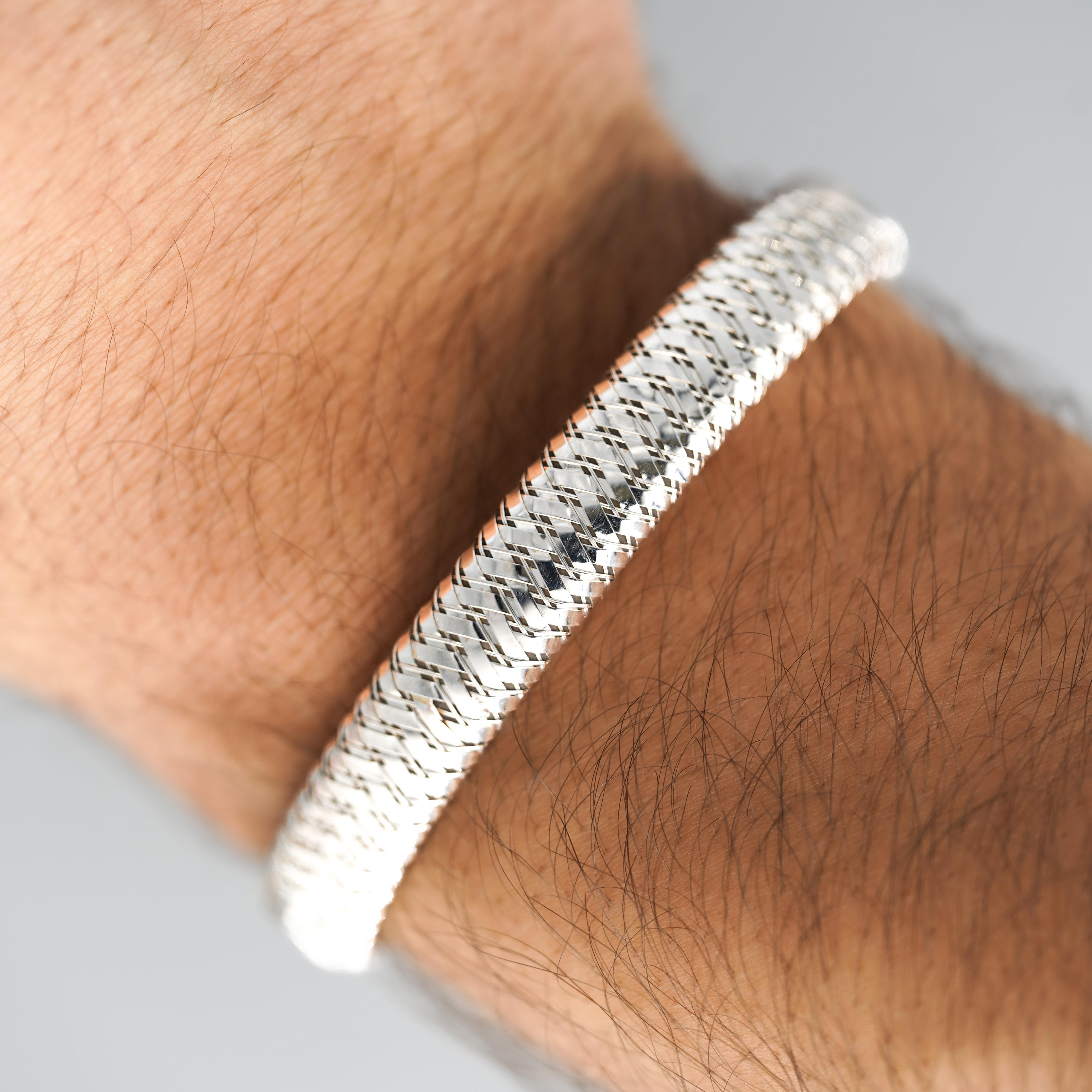 Roberto Coin Pulsera flexible tejida de oro blanco de 18 quilates Contemporáneo en venta