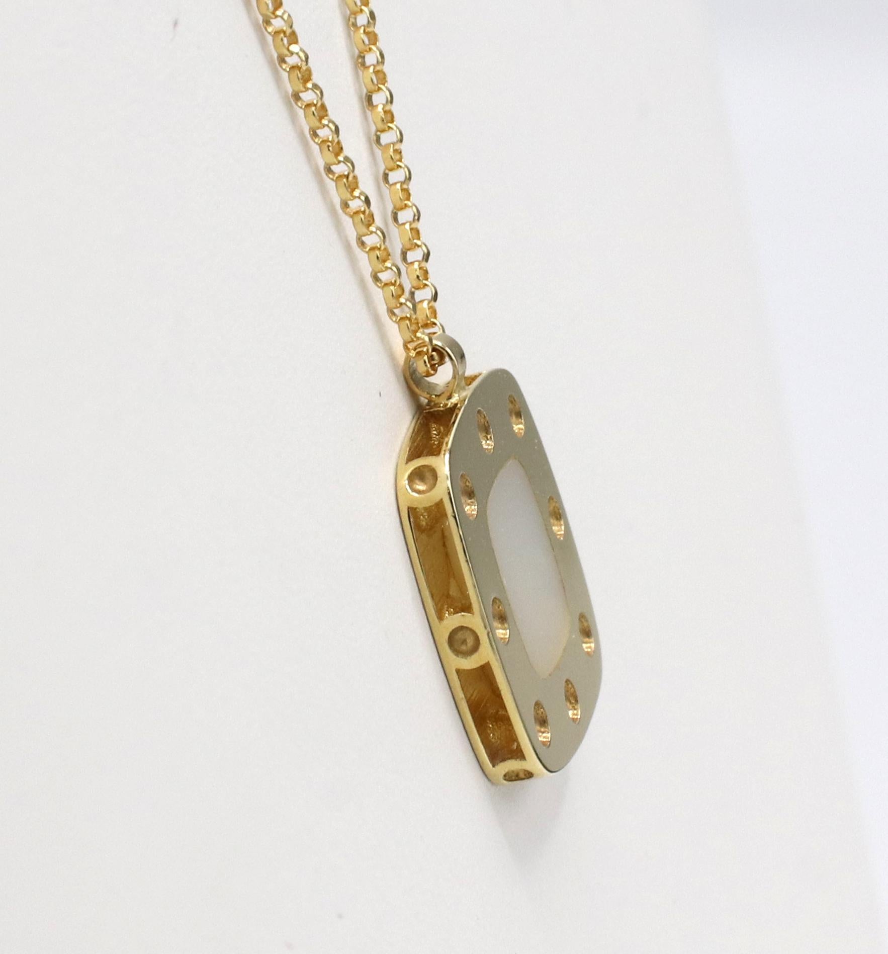 Modern Roberto Coin 18K Yellow Gold and Mother-of-Pearl Pois Moi Pendant Drop Necklace For Sale