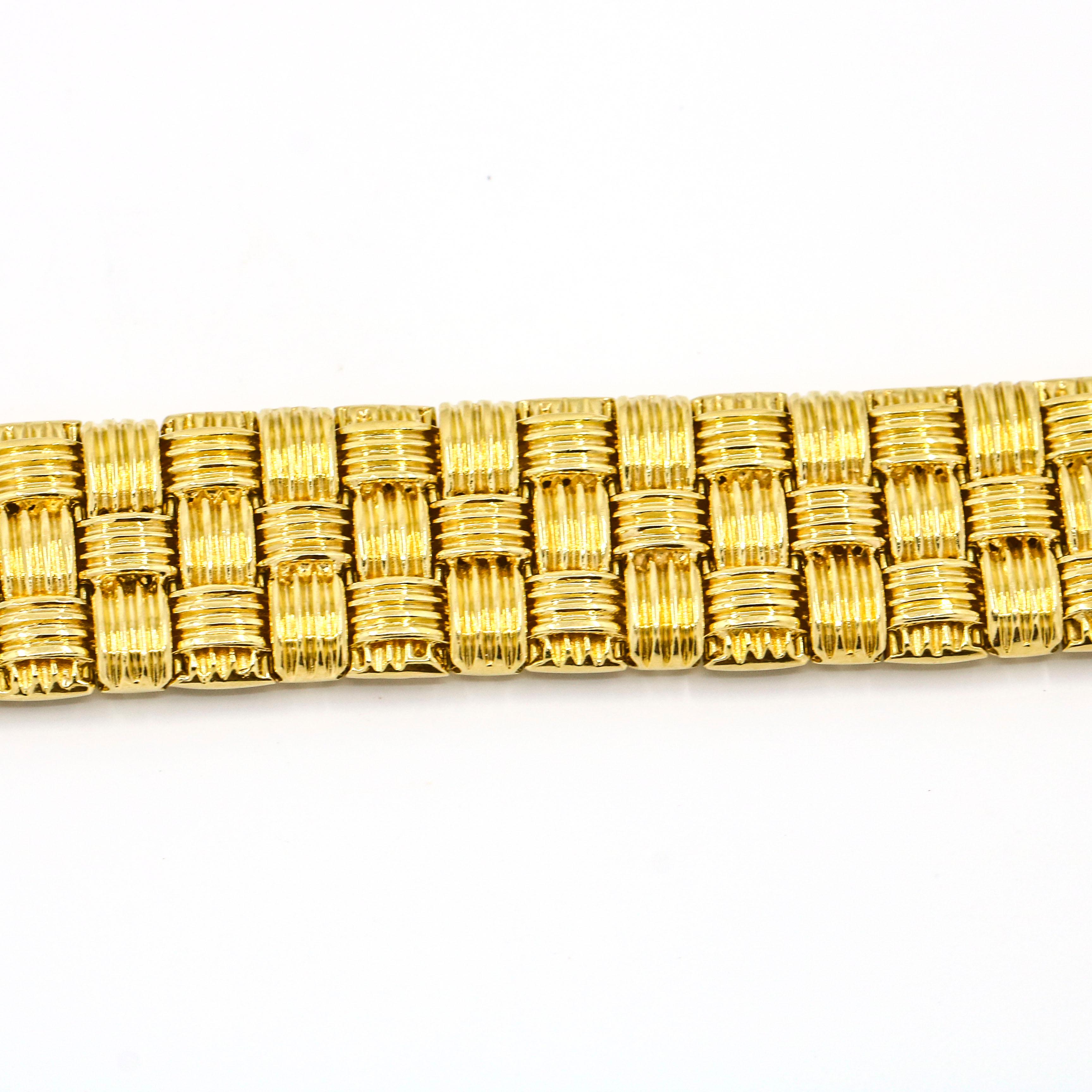 Roberto Coin 18 Karat Yellow Gold Appassionata Diamond Clasp 3-Row Bracelet For Sale 3