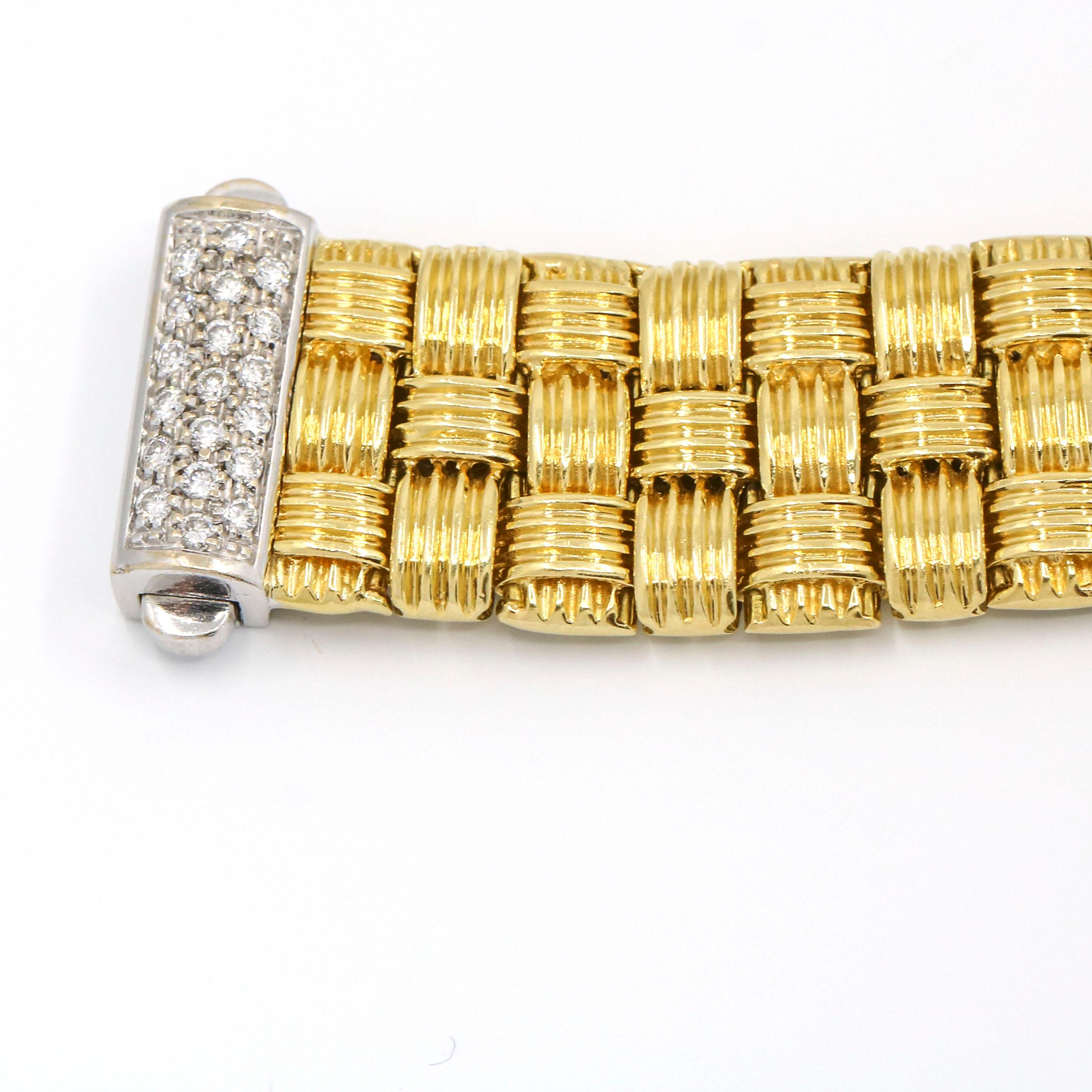 Roberto Coin 18 Karat Yellow Gold Appassionata Diamond Clasp 3-Row Bracelet For Sale 1