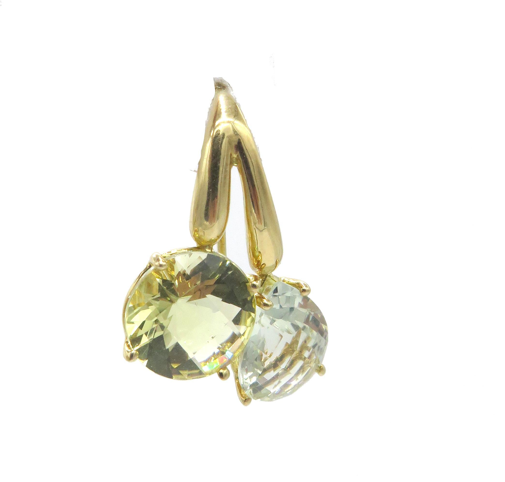Pear Cut Roberto Coin 18 Karat Yellow Gold Dangle Earrings