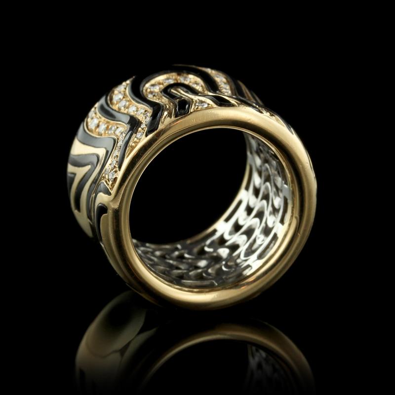 Women's Roberto Coin 18 Karat Yellow Gold Diamond and Enamel Zebra Ring For Sale