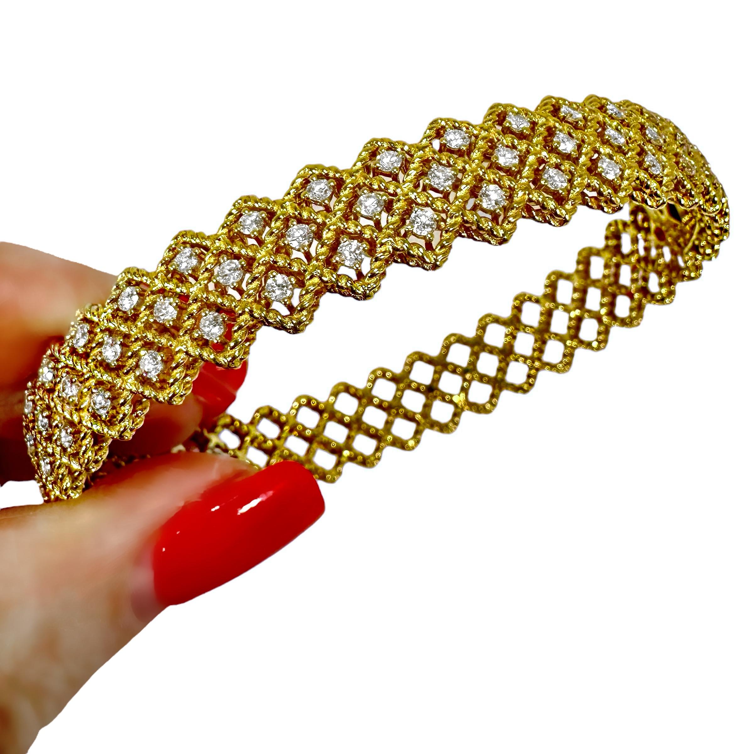 Roberto Coin 18K Yellow Gold & Diamond Lattice Design, Oval Bangle Bracelet For Sale 6