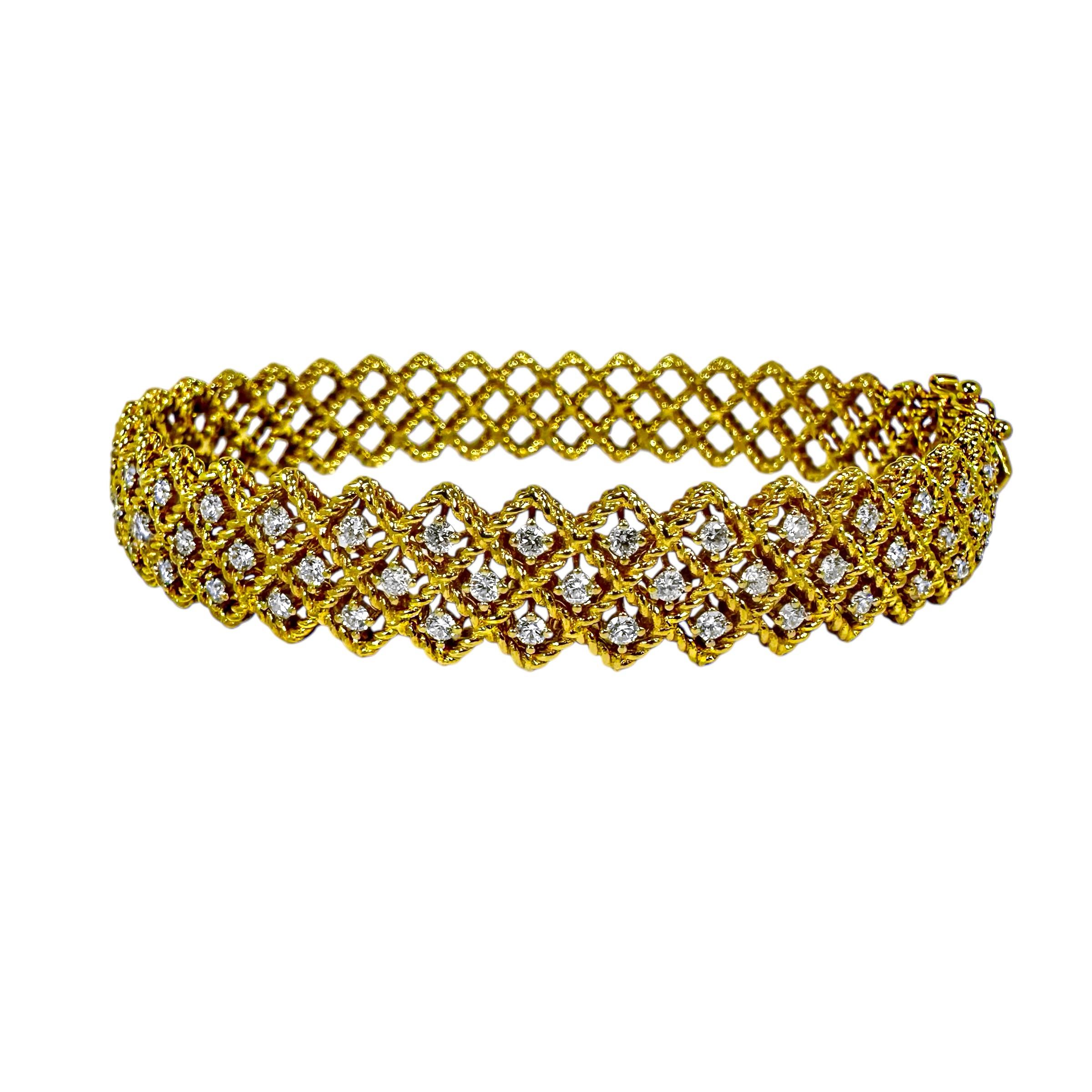 Modern Roberto Coin 18K Yellow Gold & Diamond Lattice Design, Oval Bangle Bracelet For Sale