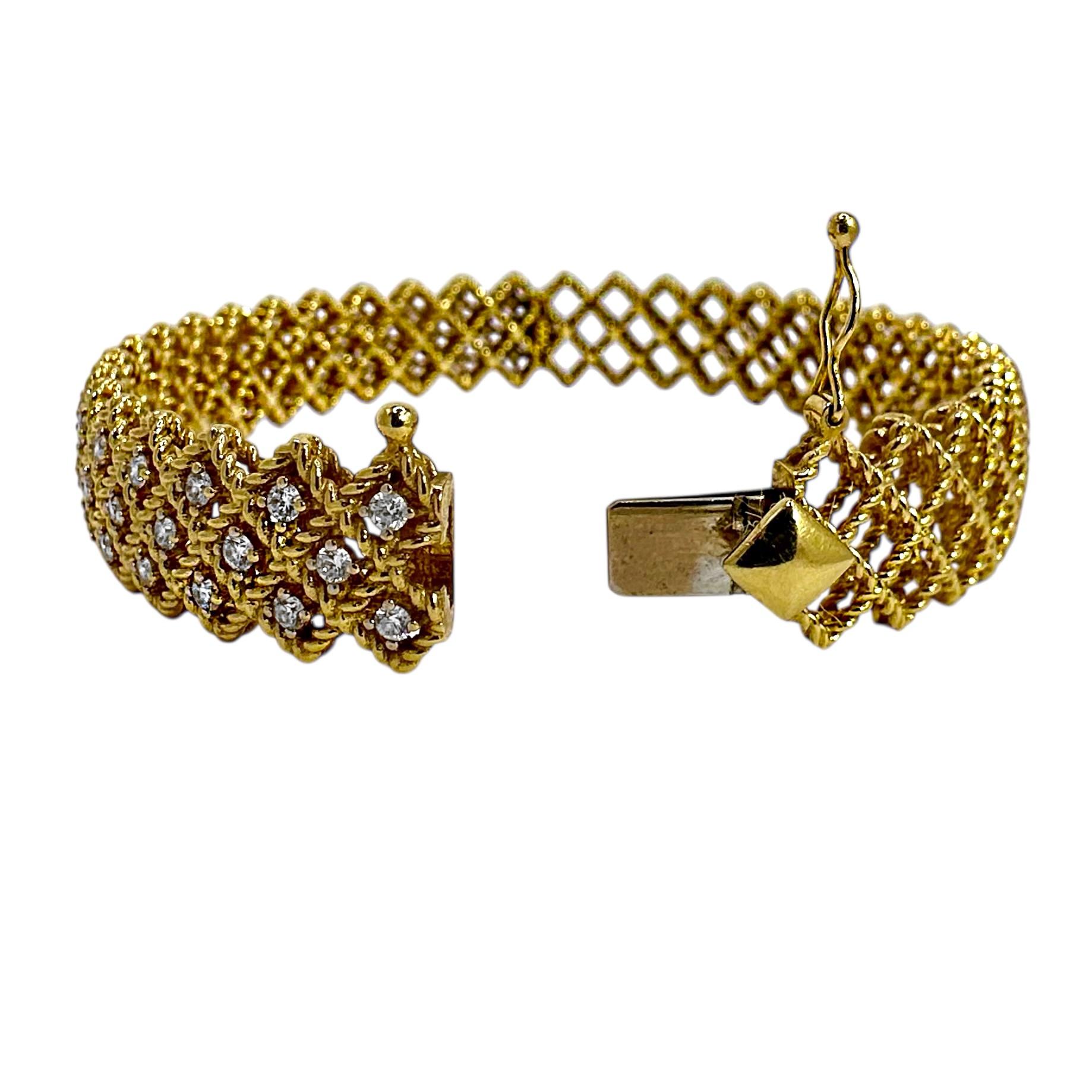 Roberto Coin 18K Yellow Gold & Diamond Lattice Design, Oval Bangle Bracelet For Sale 1