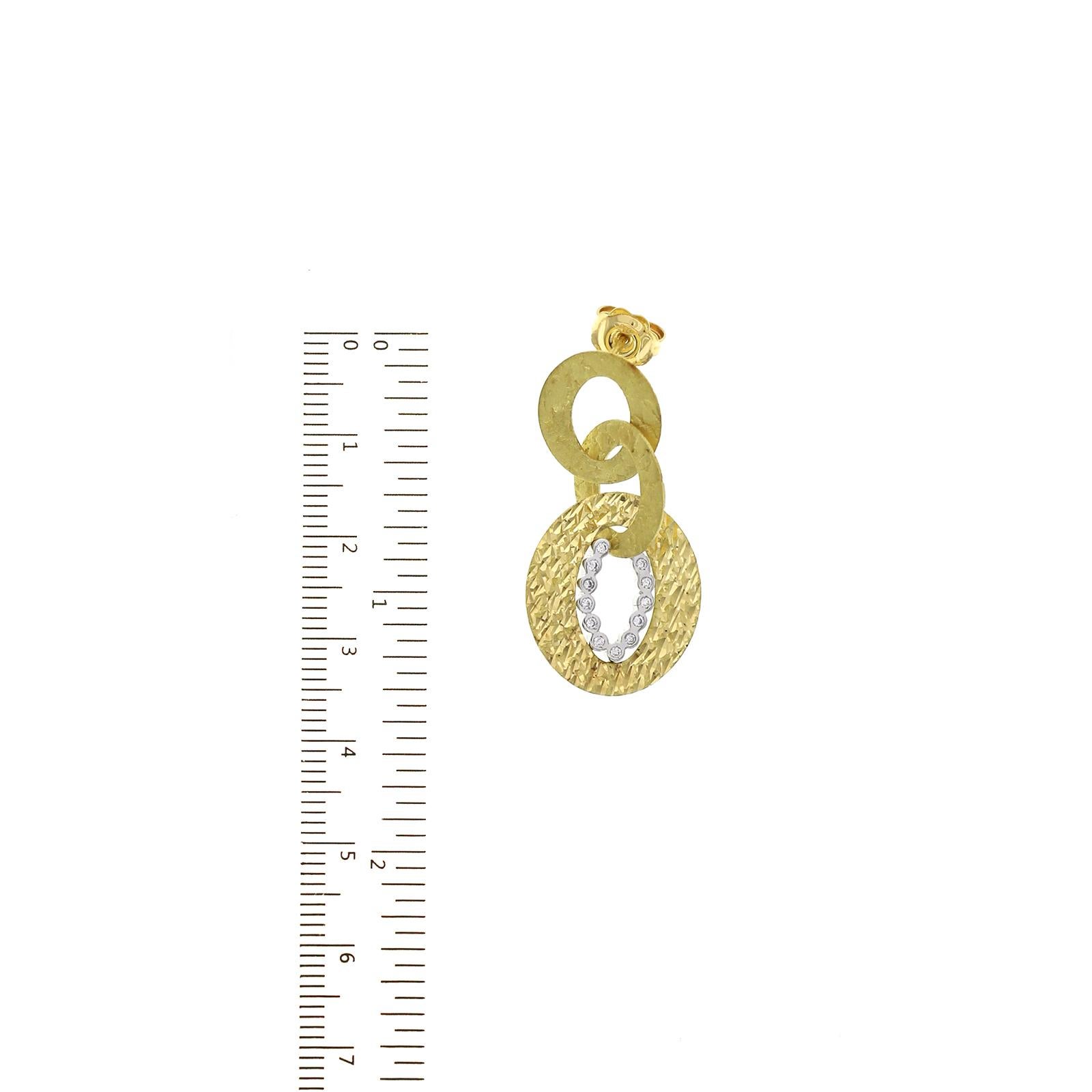  Roberto Coin Boucles d'oreilles ovales chic et brillantes en or jaune 18 carats avec diamants et rubis en vente 2