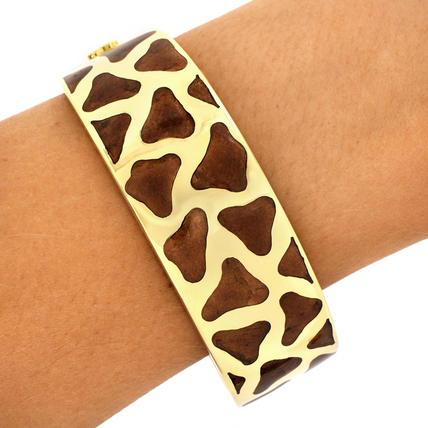 Modern Roberto Coin 18K Yellow Gold Giraffe Enamel Wide Bangle Bracelet For Sale