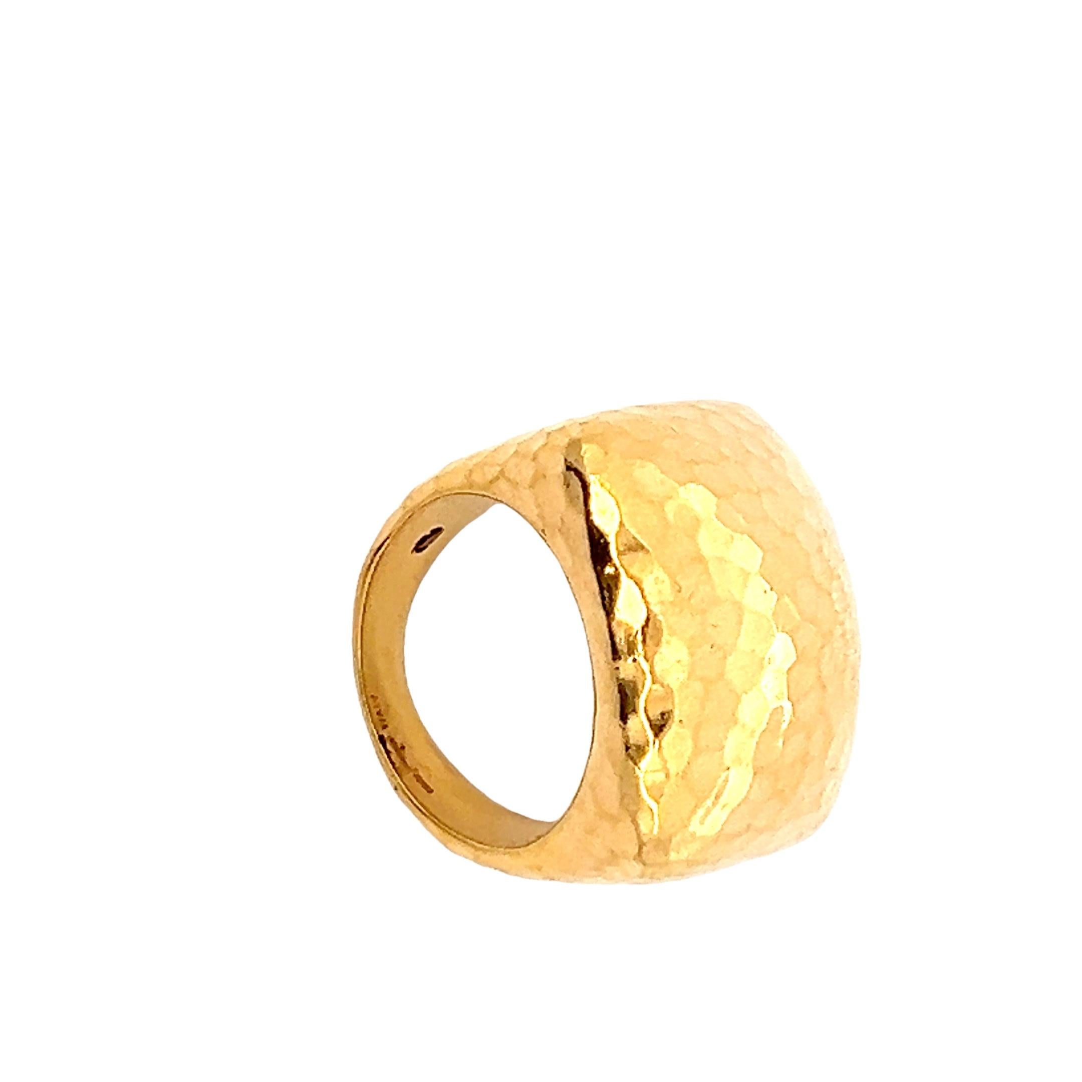 Roberto Coin Bague dôme martelée en or jaune 18K, finition italienne Martellato en vente 4