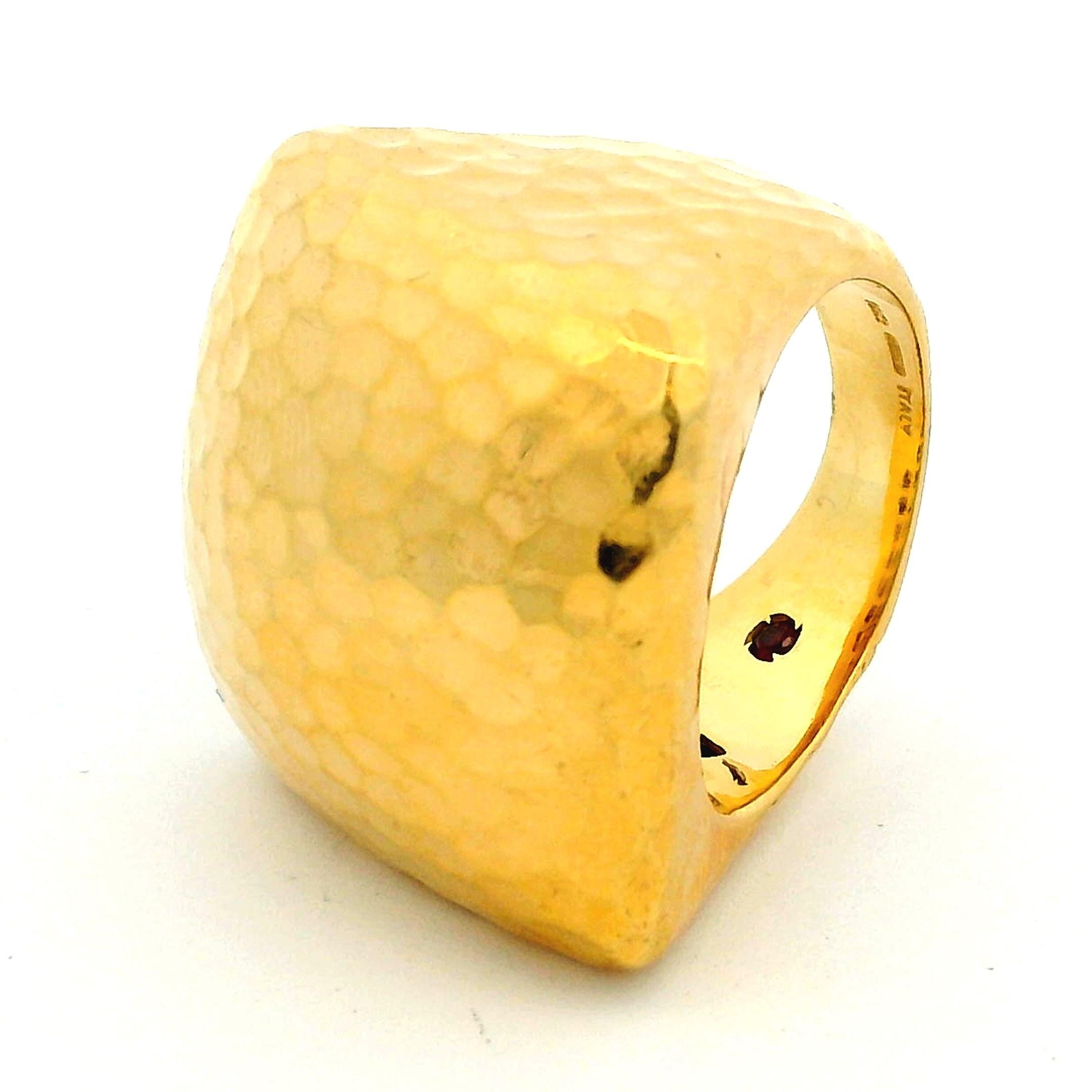 Roberto Coin Bague dôme martelée en or jaune 18K, finition italienne Martellato 4