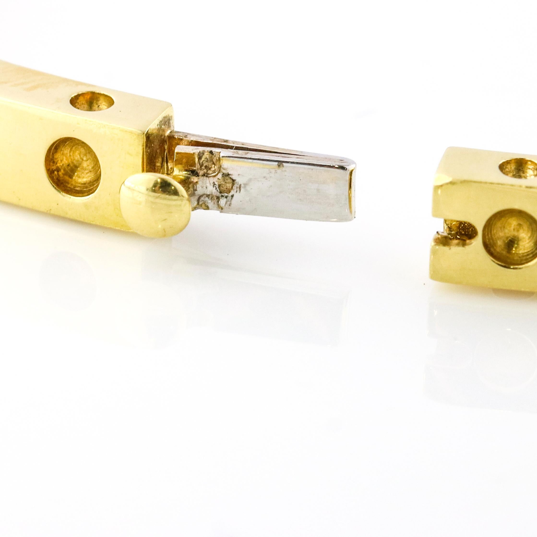 Roberto Coin 18 Karat Yellow Gold Pois Moi Bangle Bracelet In Good Condition For Sale In Fort Lauderdale, FL