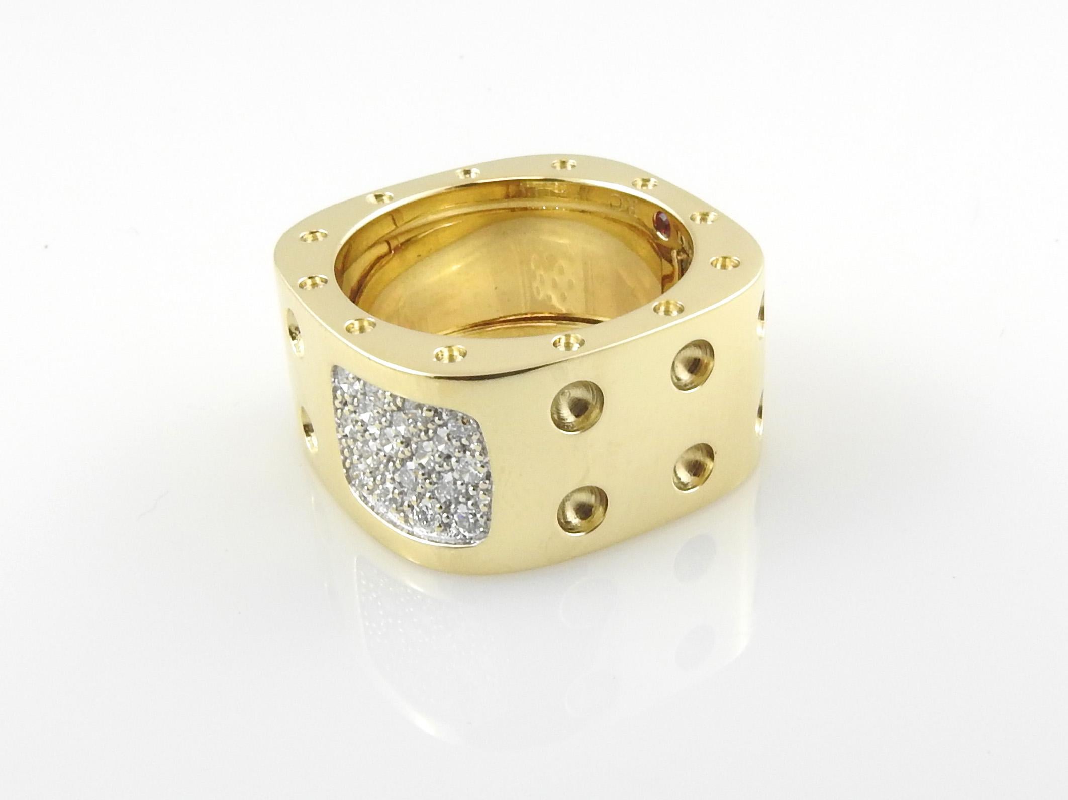 Roberto Coin 18K Gelbgold Pois Moi Pave Diamond Double Row Square Ring

Dieser Roberto Coin Ring aus der Pois Moi Kollektion ist in 18K Gelbgold mit Pave Diamanten besetzt. 

Diamanten sind von VS Klarheit und G Farbe und insgesamt ca. .28cts twt.