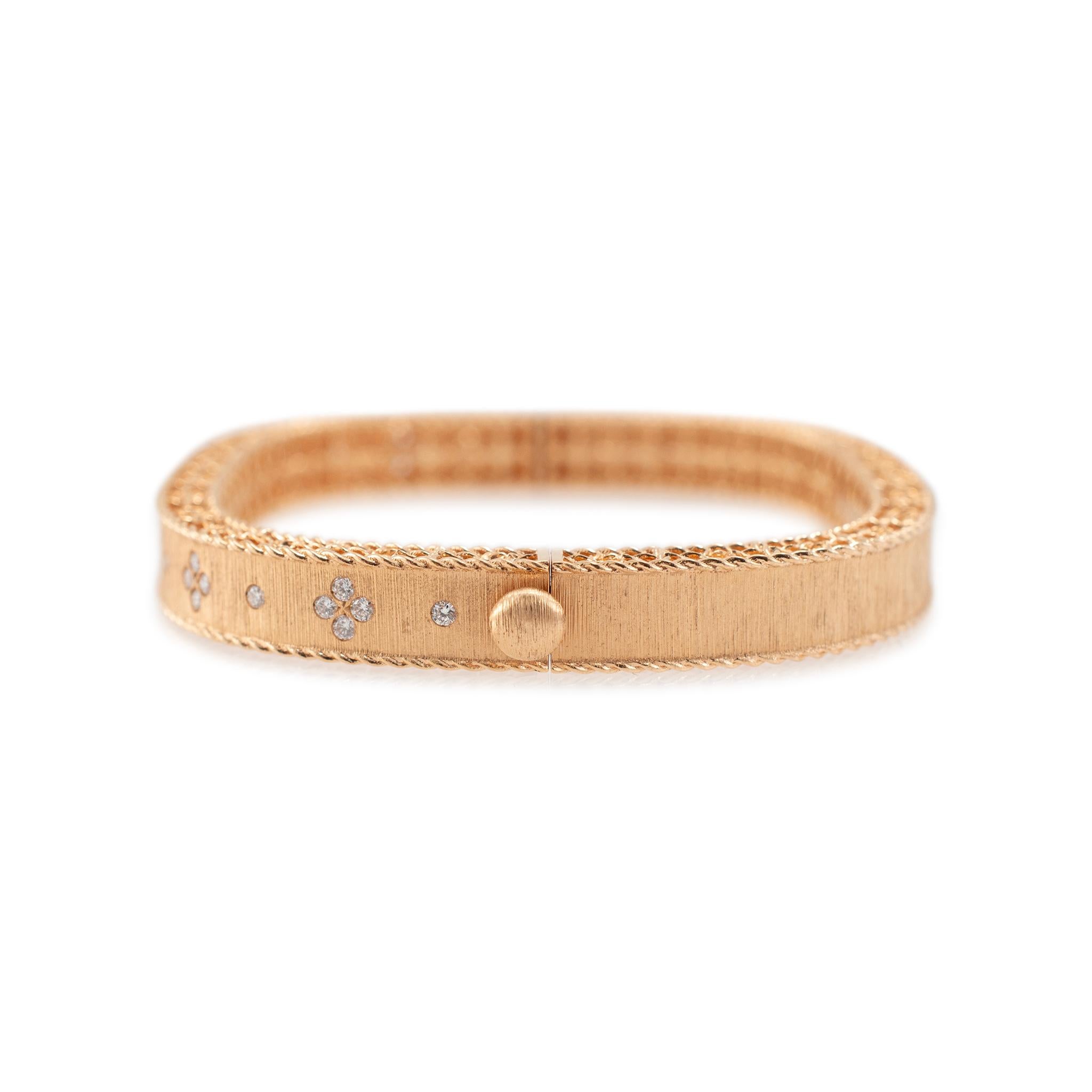 Roberto Coin 18K Gelbgold Satin Fleur De Lis Diamond Square Armspange Armband im Zustand „Hervorragend“ in Houston, TX