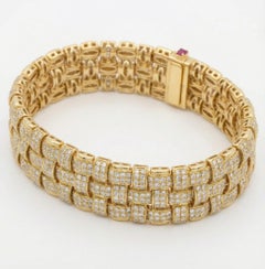 Roberto Coin 18K Yellow Gold Wide Diamond Woven Link Bracelet 7 Carats VS2