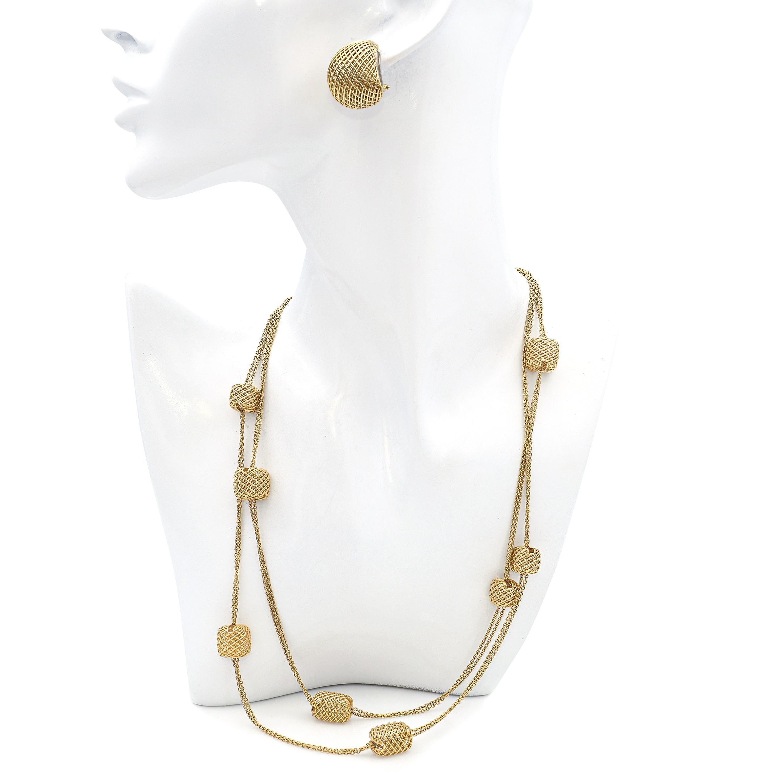 Round Cut Roberto Coin 18k Yellow Gold Woven Earring and Necklace Set For Sale