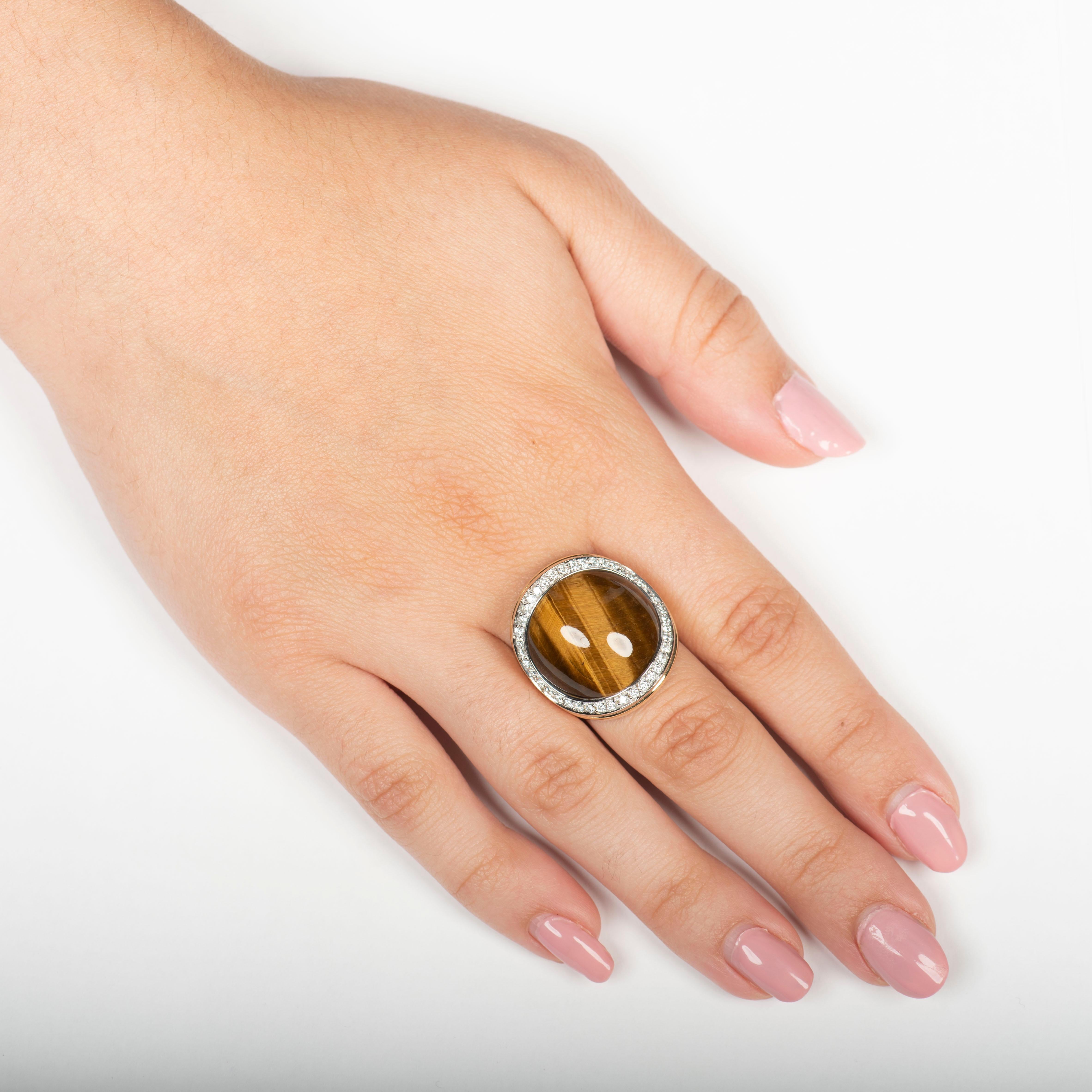 Roberto Coin 18 Karat Yellow Gold and Tiger's Eye Ring with Diamond Halo In Good Condition In Houston, TX