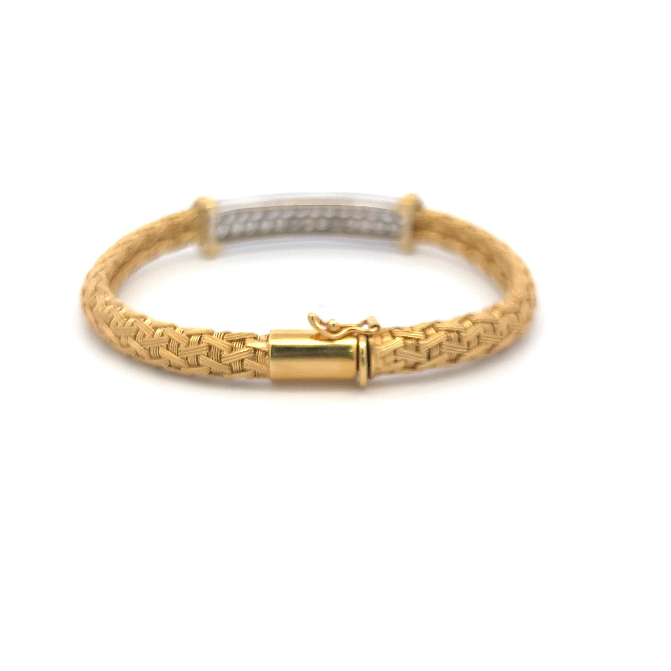 Roberto Coin 2.50 Carat Round Brilliant Diamond 18K Yellow Gold Woven Bracelet In Good Condition For Sale In New York, NY