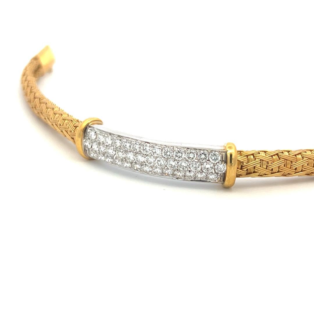 Roberto Coin Pulsera tejida de oro amarillo de 18 quilates con 2,50 quilates de diamantes en venta 4