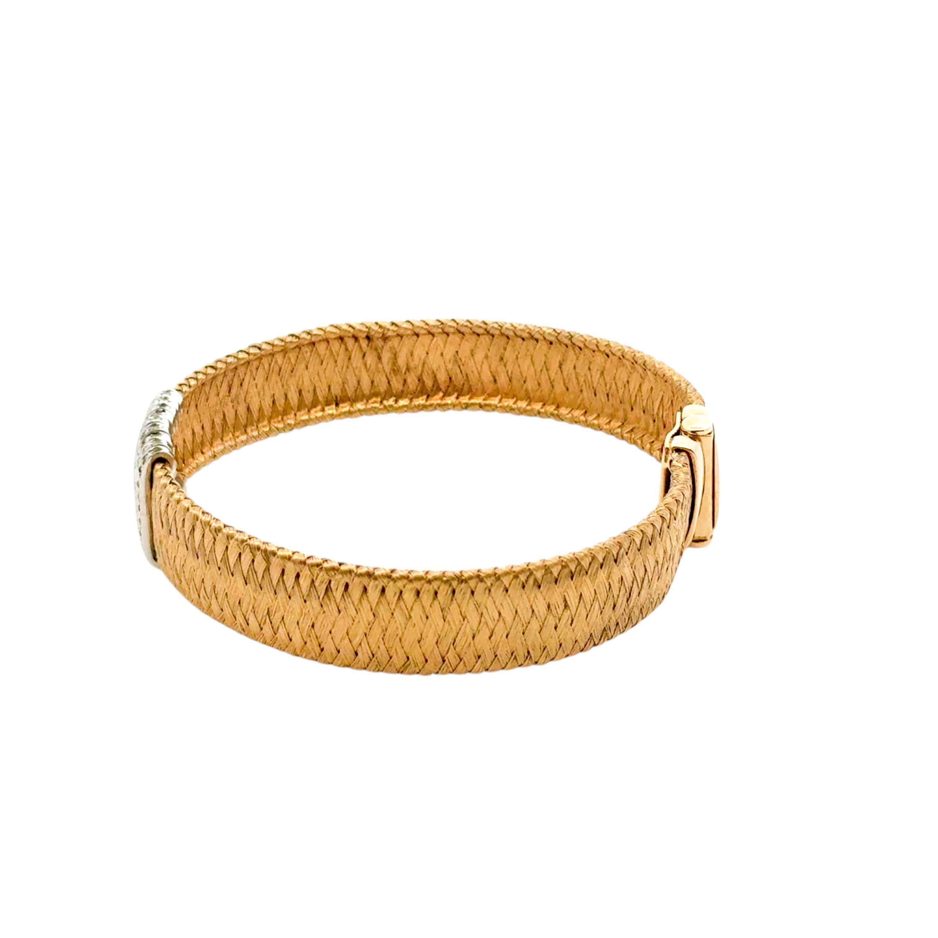 Roberto Coin Pulsera de oro amarillo y blanco de 18 quilates con tejido de seda y 9 filas de diamantes en venta 2