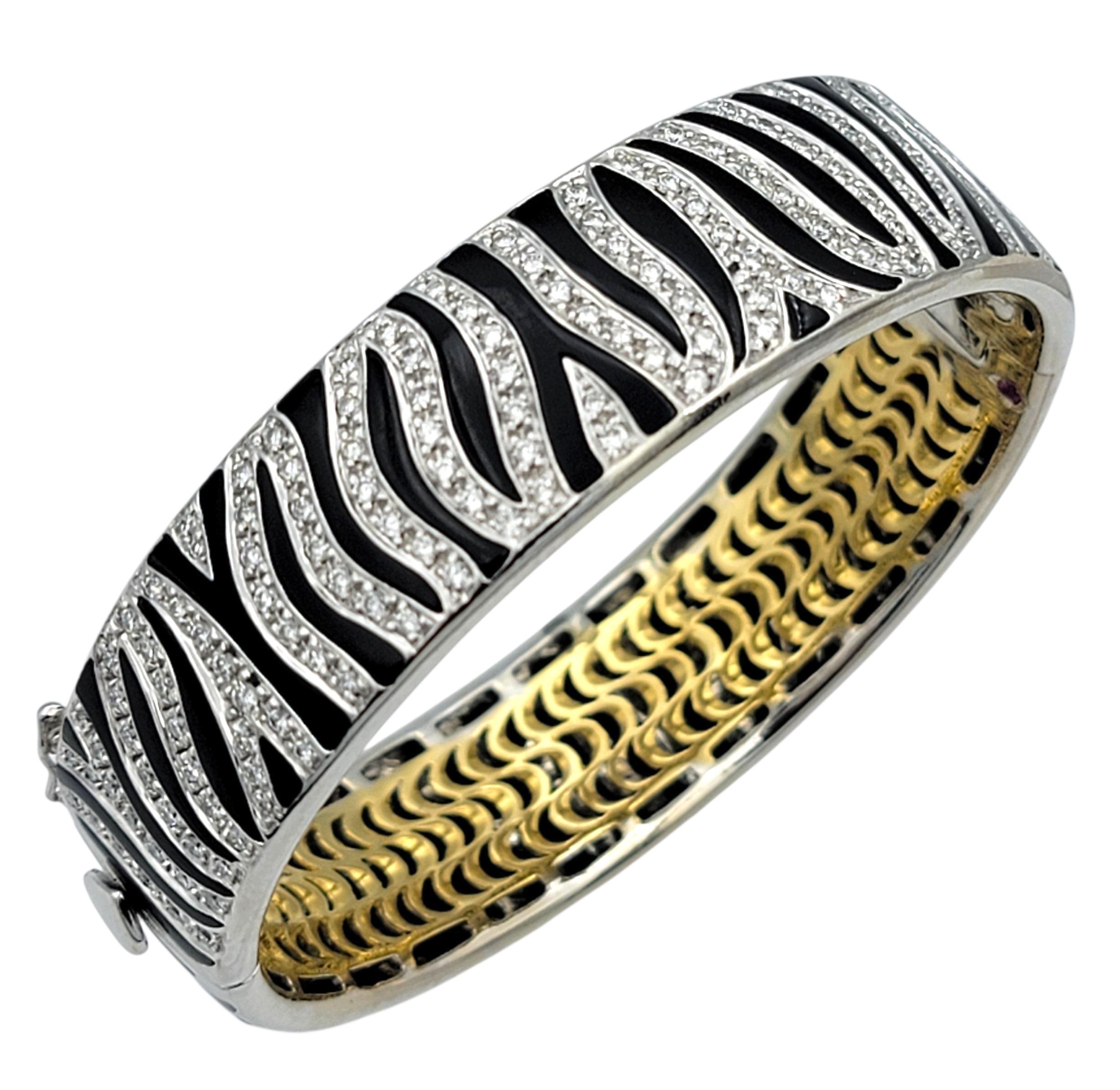Roberto Coin Pulsera brazalete con estampado de cebra y diamantes en oro de 18 quilates bicolor Contemporáneo en venta