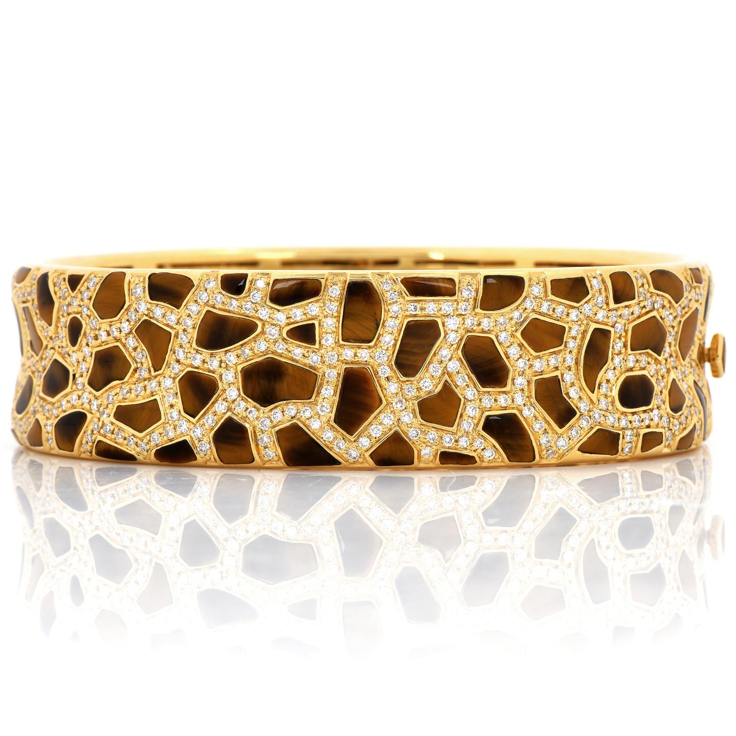 Modern Roberto Coin Animalier Giraffe Diamond Tiger's Eye 18K Gold Bangle Bracelet For Sale