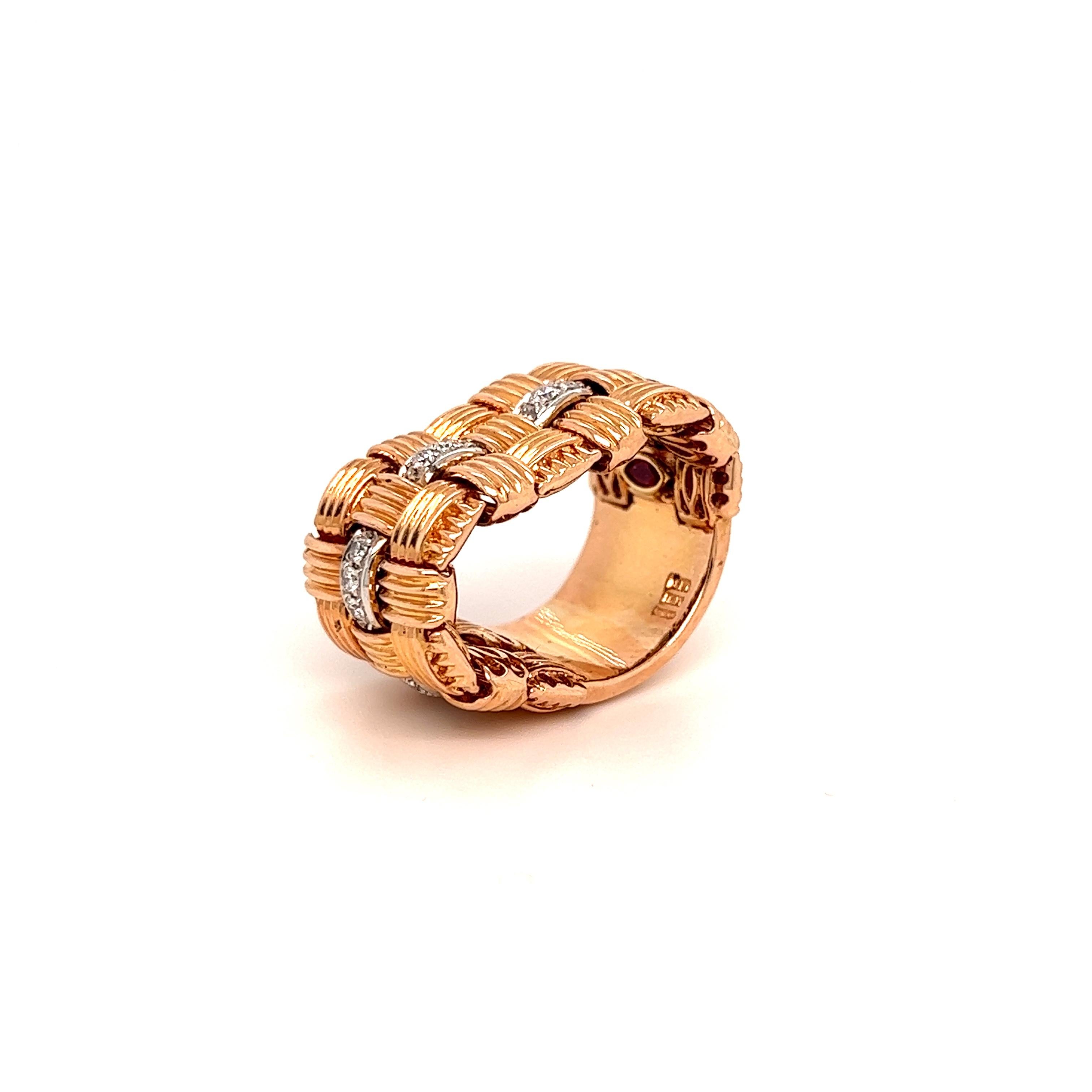 Roberto Coin Appasionata 18K Rose Gold and Diamond Three Row Band Ring

A flexible band ring, this is the three row version with 5 diamond sections

Apprx. 0.30ct. G color, VS clarity diamonds total weight

Size 7.

Signed Roberto Coin and has the