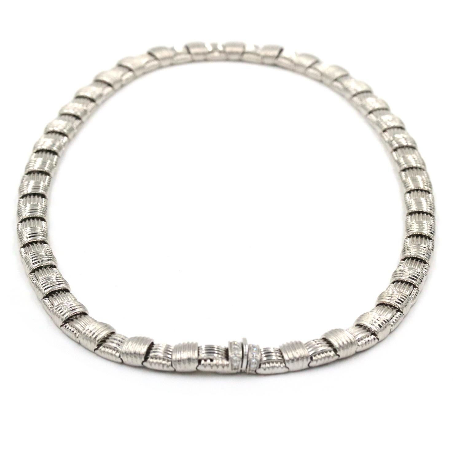 Roberto Coin Appasionata 18K White Gold Necklace with Diamond Clasp In Good Condition For Sale In Naples, FL