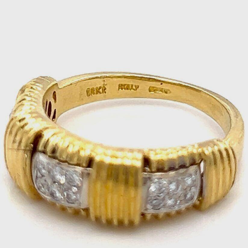 Women's or Men's Roberto Coin Appassionata 18 Karat Yellow Gold and Diamond Ring Italy For Sale