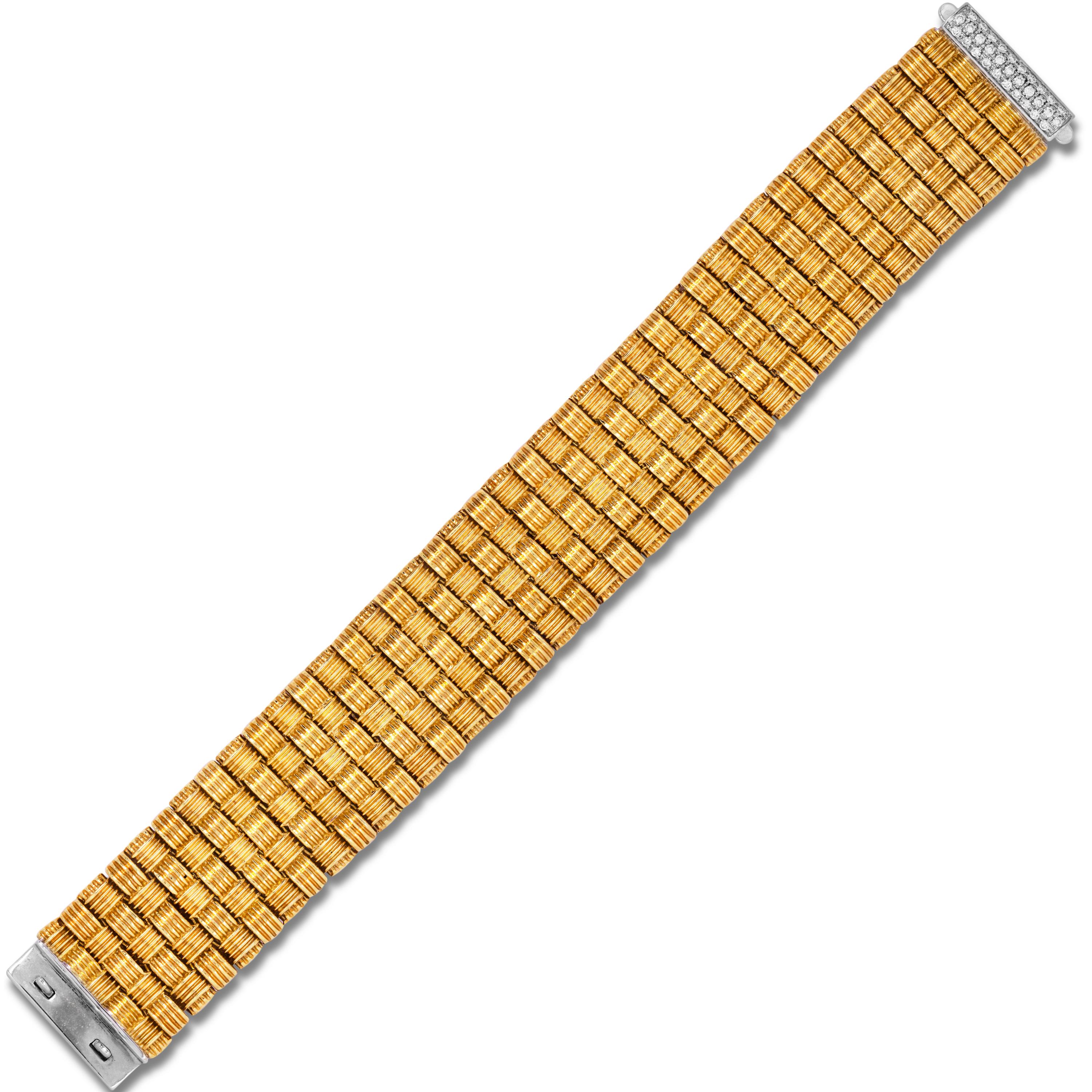 Authentic BRAND NEW Roberto Coin Appassionata 18K Yellow White Gold and Diamond Five Row Bracelet

0.30 carat G color, VS clarity diamonds are set on the center of this bracelet

This bracelet is from the 