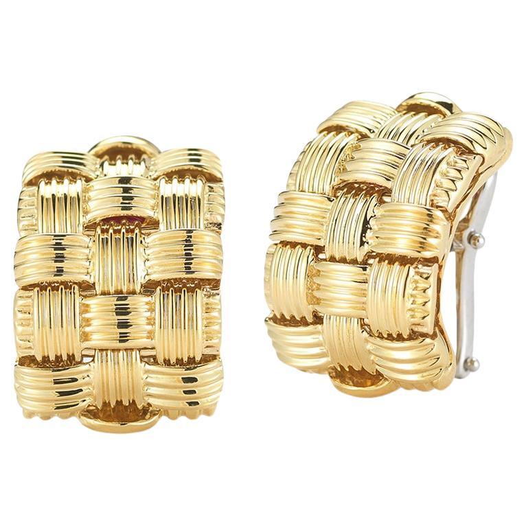 ROBERTO COIN APPASSIONATA 3 Row Woven Basket Necklace , Bracelet Earring Suite In Excellent Condition For Sale In New York, NY