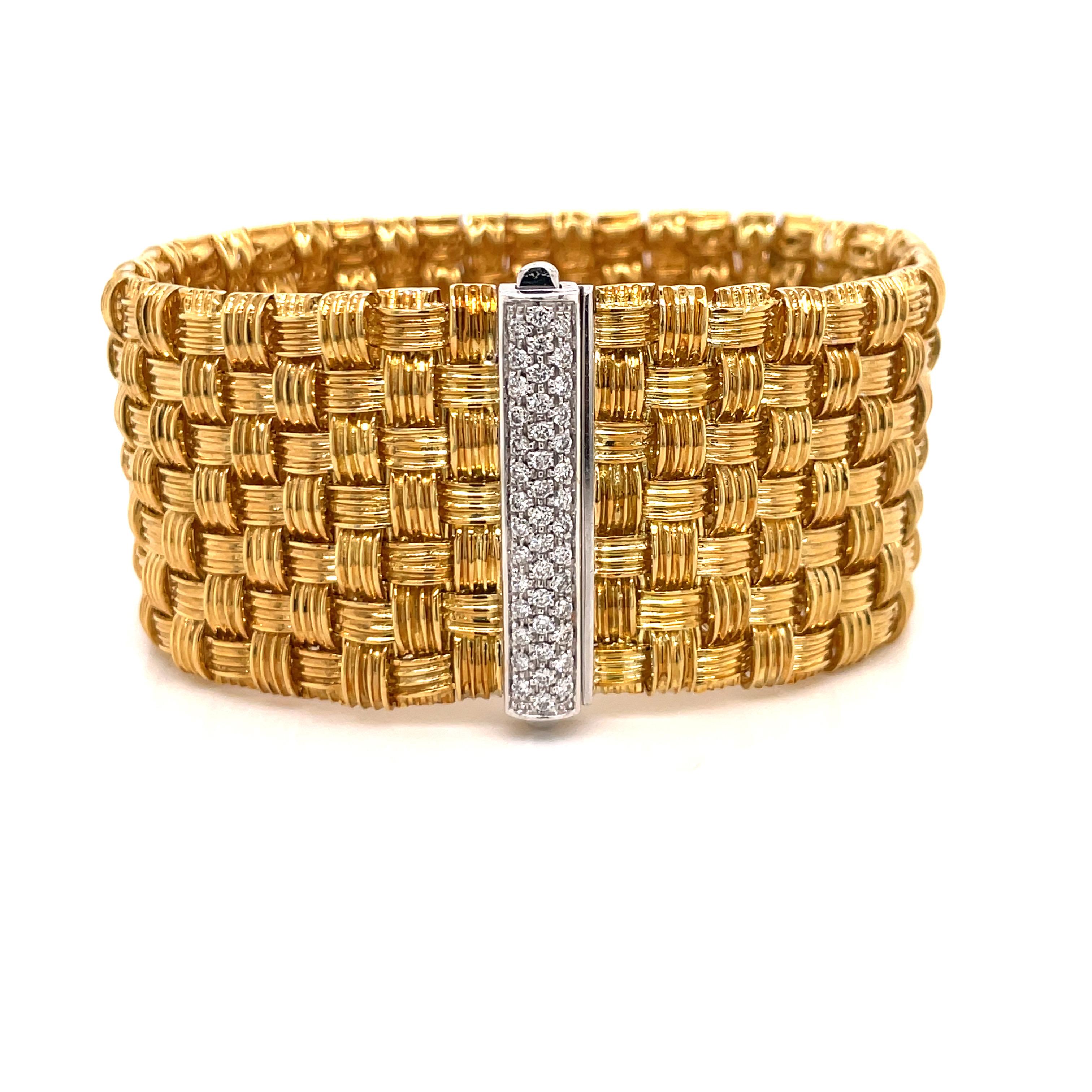 From the Appassionata Collection, this Roberto Coin bracelet features 7 rows of 18 Karat Yellow gold woven motif weighing 126.8 Grams and a diamond clasp.
Retail: $30,580.00