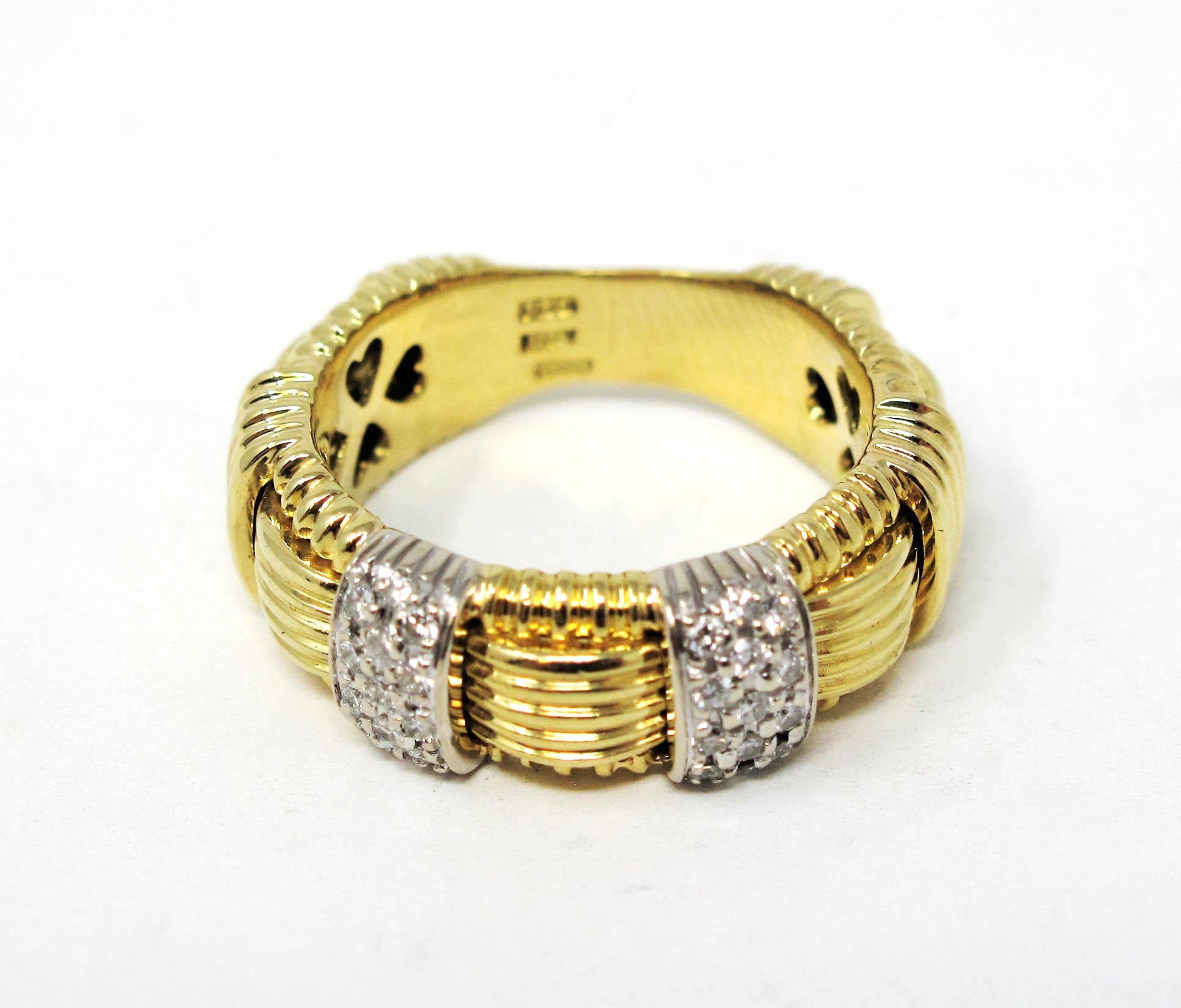 Round Cut Roberto Coin Appassionata Pavé Diamond Woven Band Ring 18 Karat Yellow Gold 7 For Sale