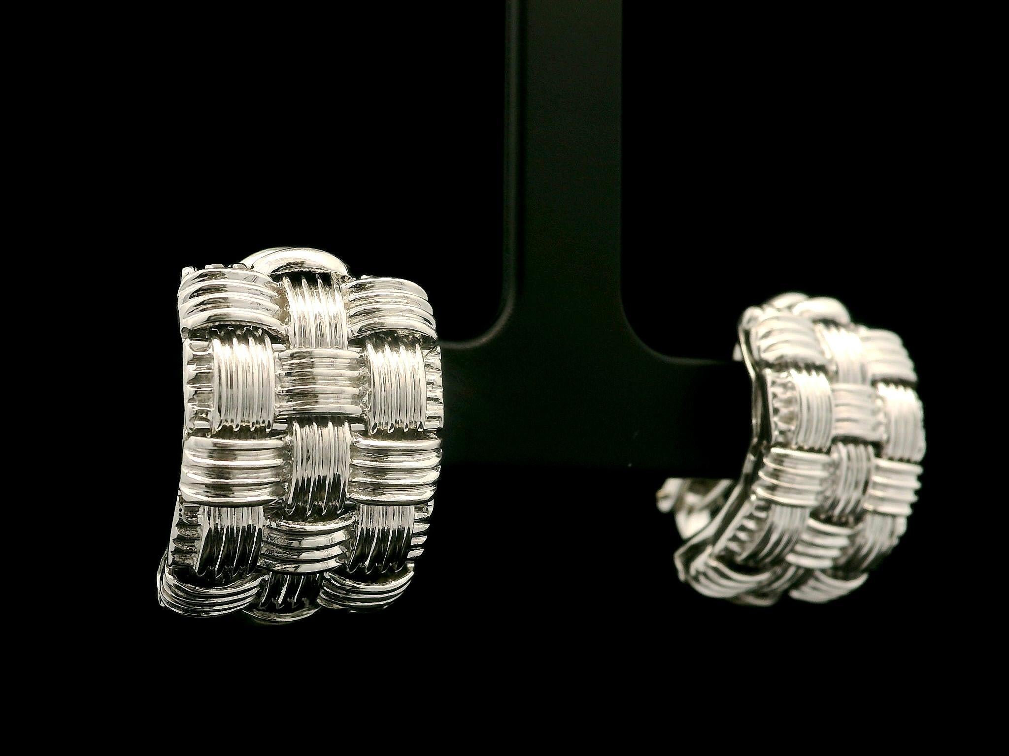 Roberto Coin Appassionata Solid 18k White Gold Weave Woven Cuff Earrings In Excellent Condition In Montclair, NJ
