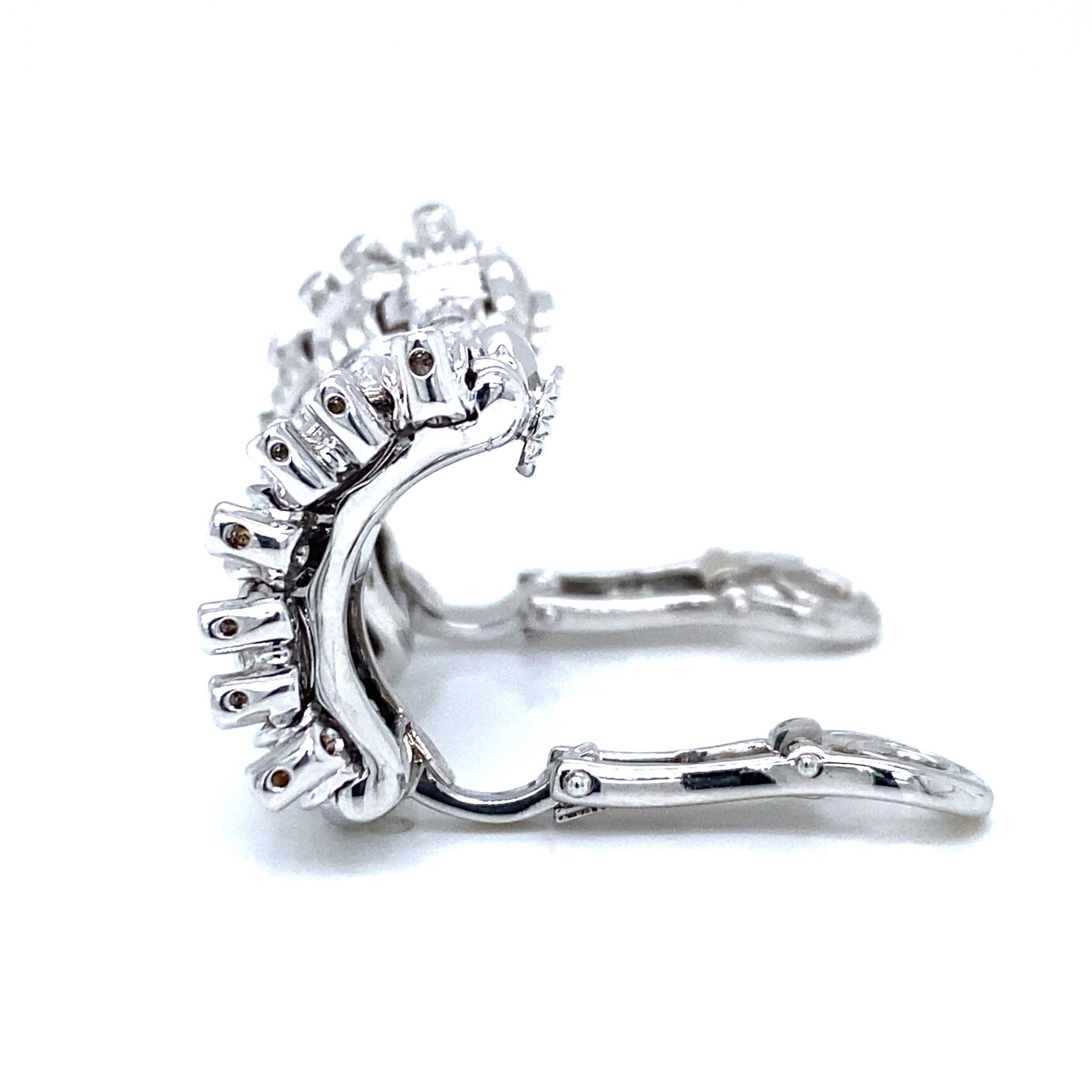 Roberto Coin Orecchino con diamante intrecciato Appassionata in oro bianco 18 carati In condizioni buone in vendita a Boca Raton, FL