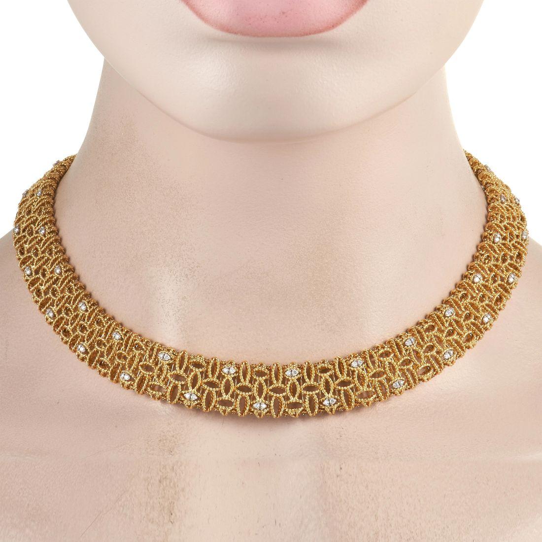 Intricate metalwork makes this Roberto Coin Barocco necklace an elegant piece that will continually capture your imagination. The exquisite design measures 6.28” long and is effortlessly elevated by 1.50 carats of sparkling diamond accents. 
 
 This