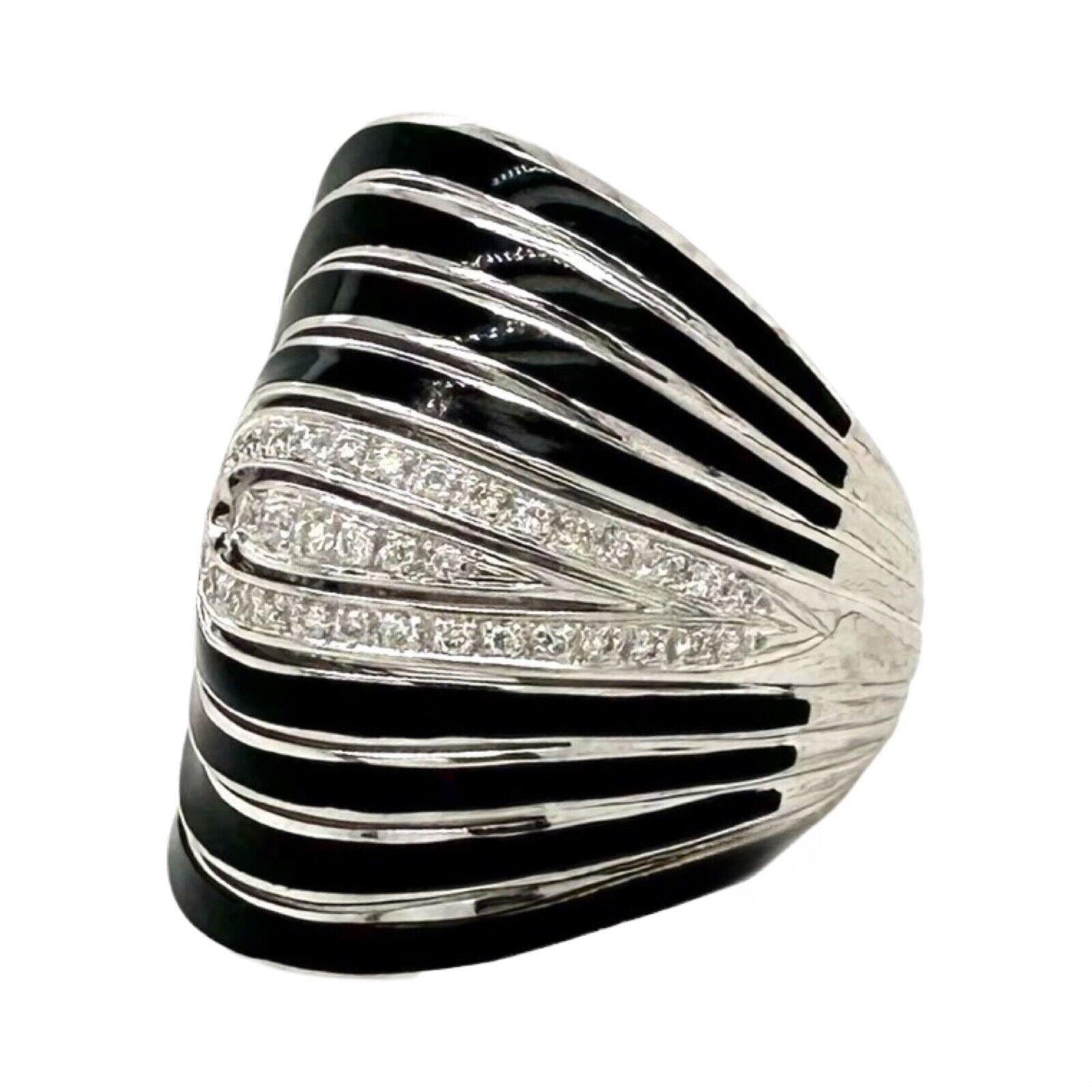 Roberto Coin Black Enamel And Diamond Cocktail Ring In 18K White Gold Size 7-8 In Good Condition For Sale In Miami, FL