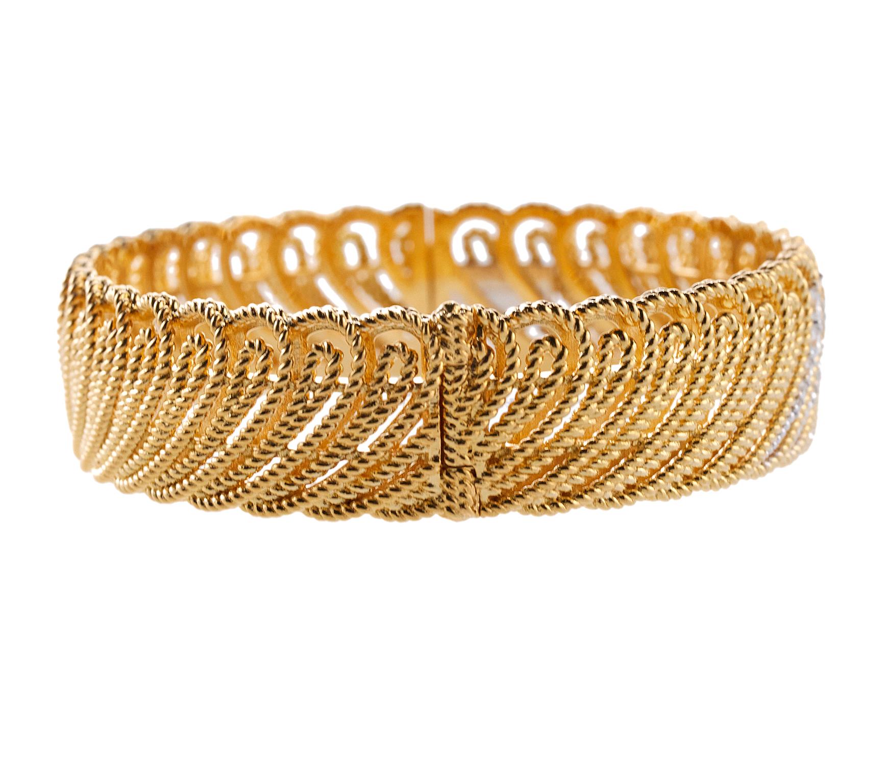 Roberto Coin Byzantine Diamond Gold Bangle Bracelet In Excellent Condition For Sale In Lambertville, NJ