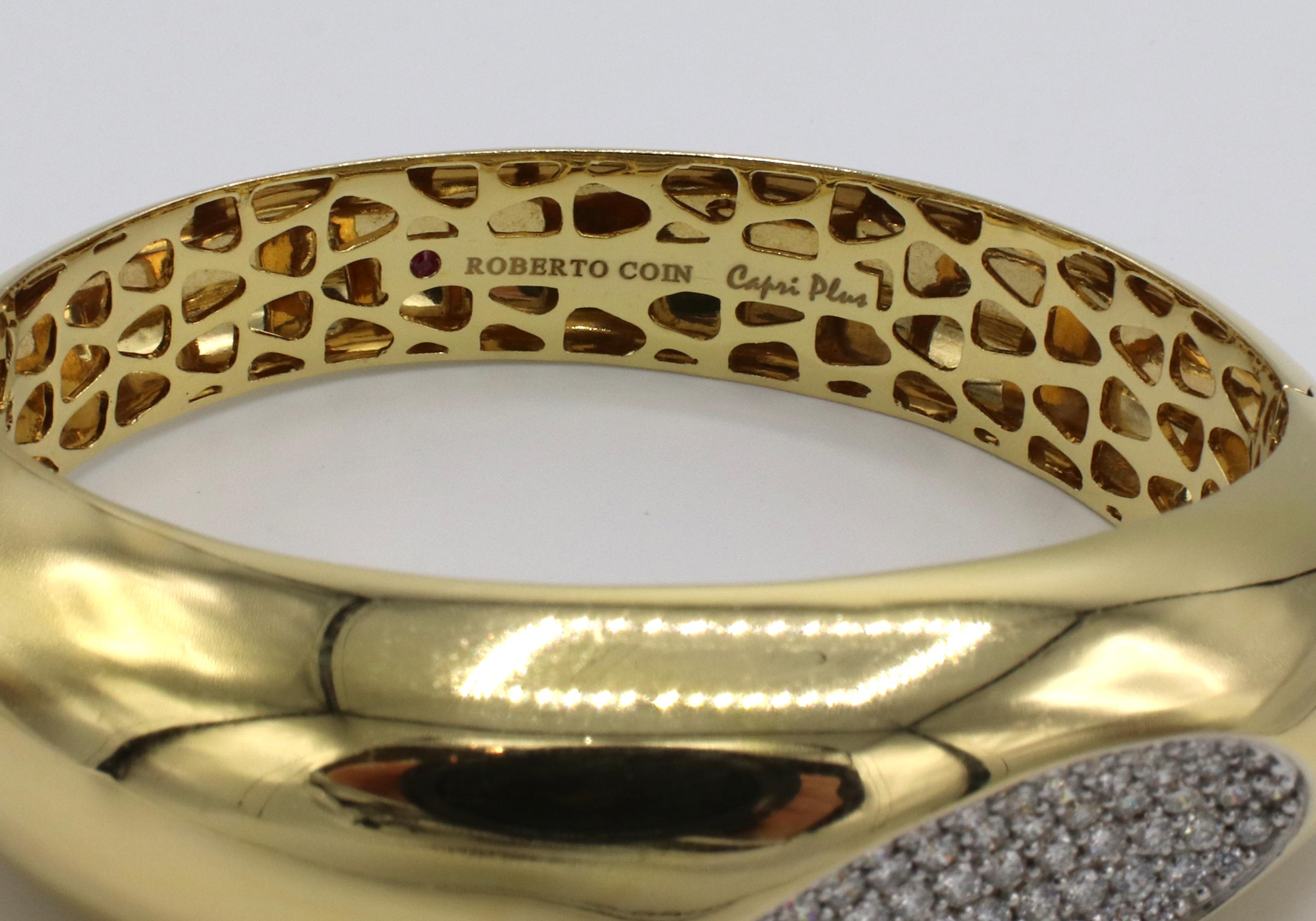 Roberto Coin Capri Plus 18 Karat Yellow Gold Pave Diamond Bangle Bracelet In Excellent Condition In  Baltimore, MD