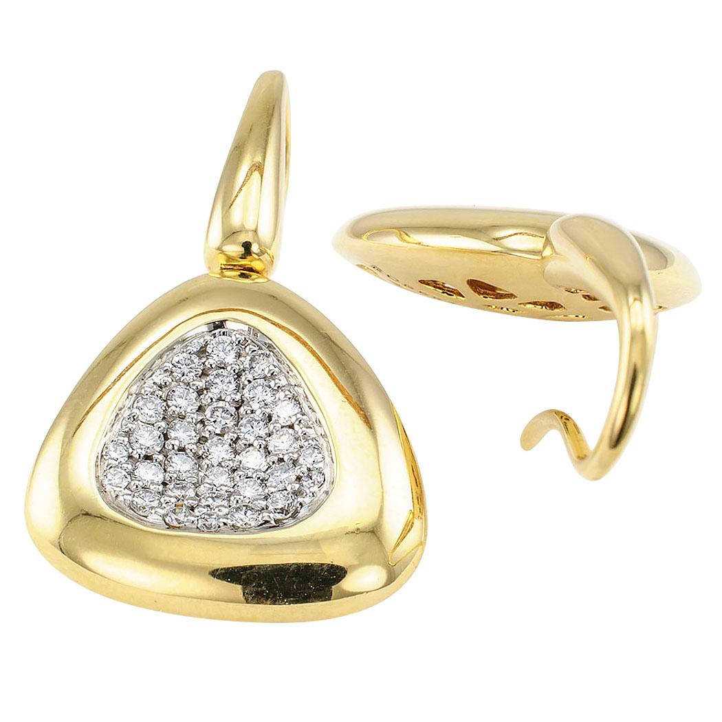 Roberto Coin Capri Plus diamond and gold earrings. The matching designs pavé-set with sixty-two round brilliant-cut diamonds totaling approximately 0.95 carat, approximately H color and VS clarity, mounted in 18-karat yellow gold. Excellent