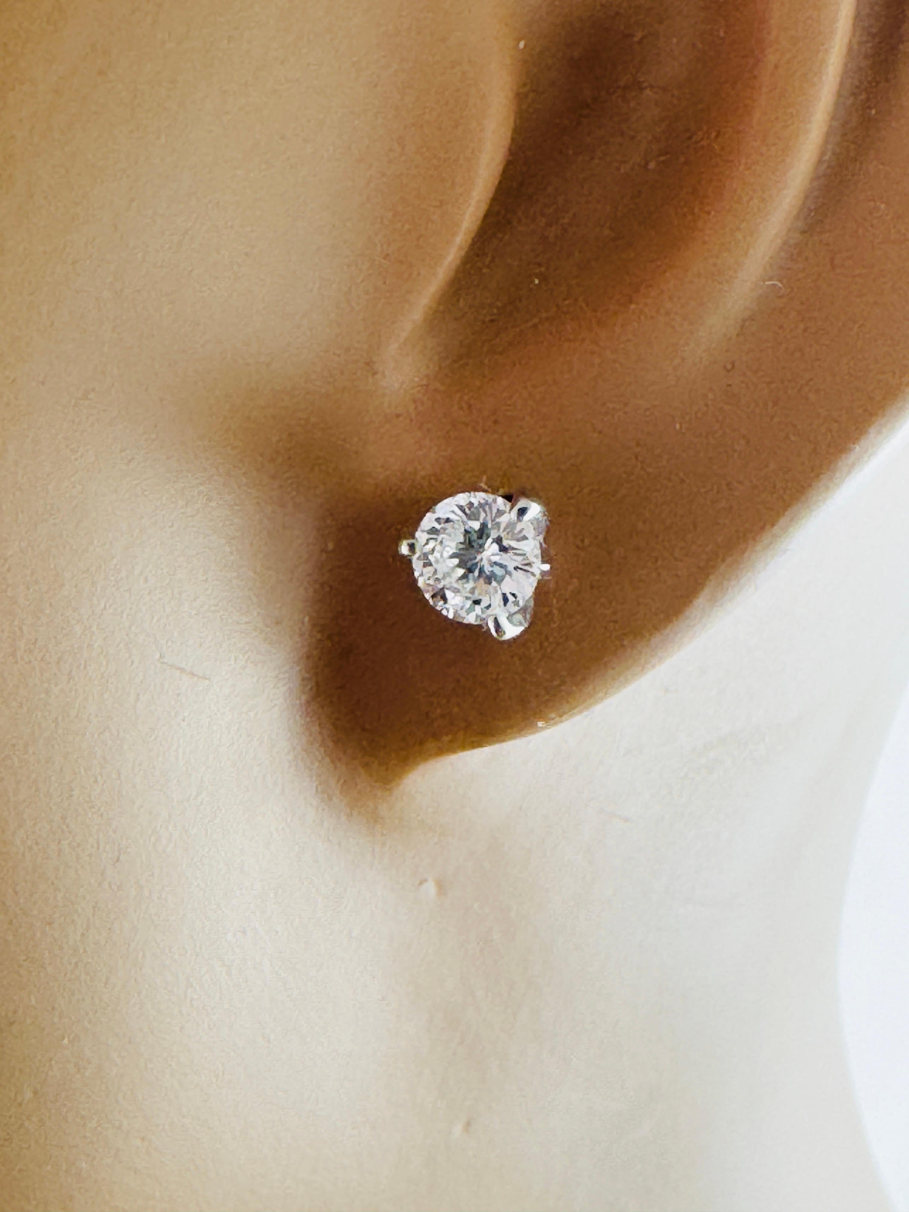 Women's Roberto Coin Cento 18K White Gold Diamond Stud Earrings 1.00cttw #20996 For Sale