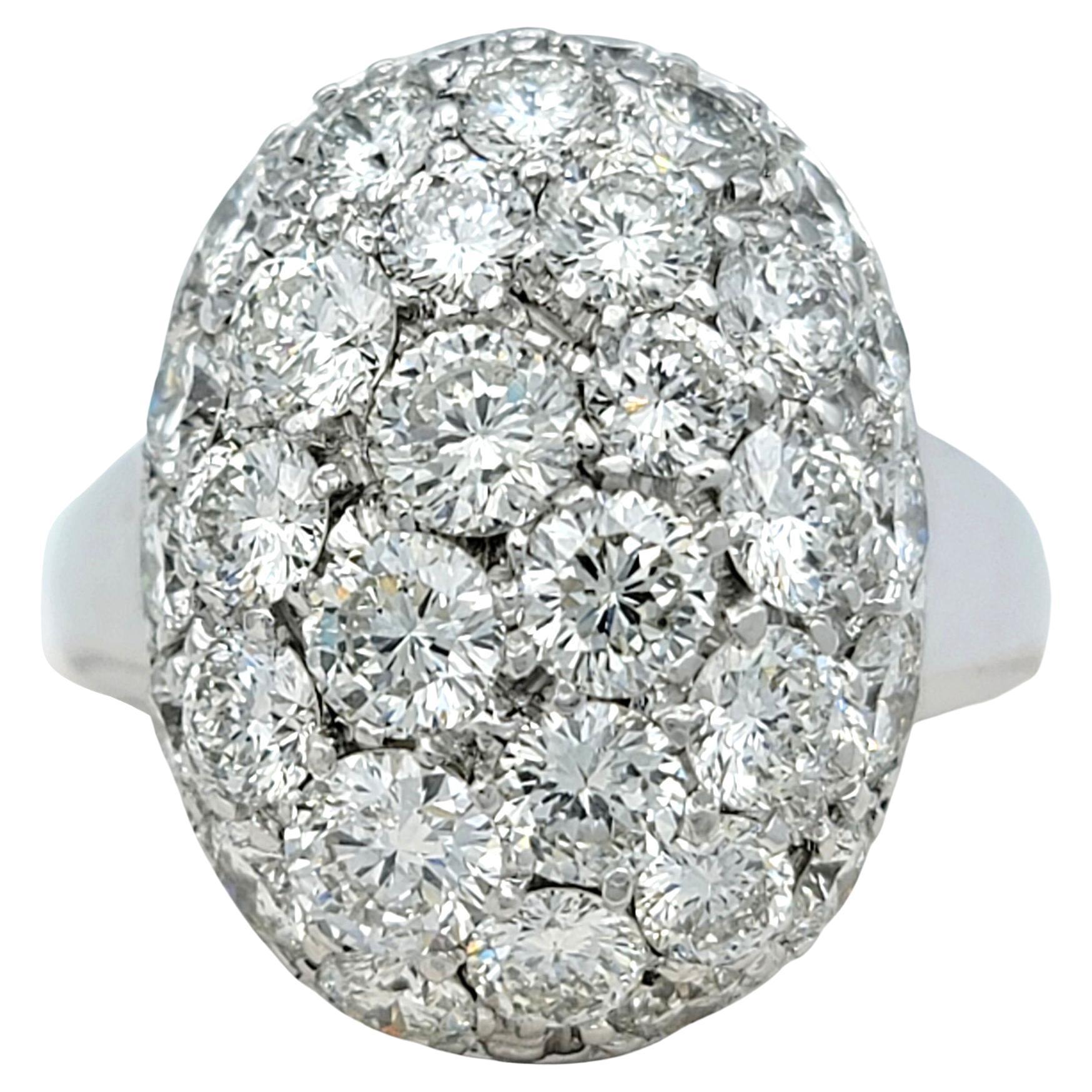 Roberto Coin Cento Oval Shaped Cluster Diamond Cocktail Ring 18 Karat White Gold For Sale
