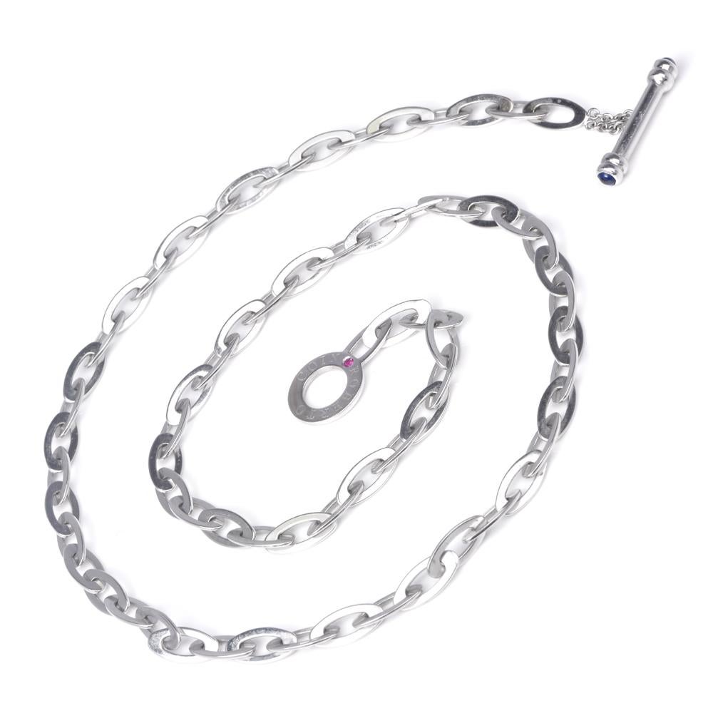 This fashionable Roberto Coin targol necklace  from the chic and shine collection is crafted in solid 18-karat white gold. Incorporating interlocking oval gold links of high shine weighing 20.5 grams and measuring 18 inches long x 5mm wide. Secures