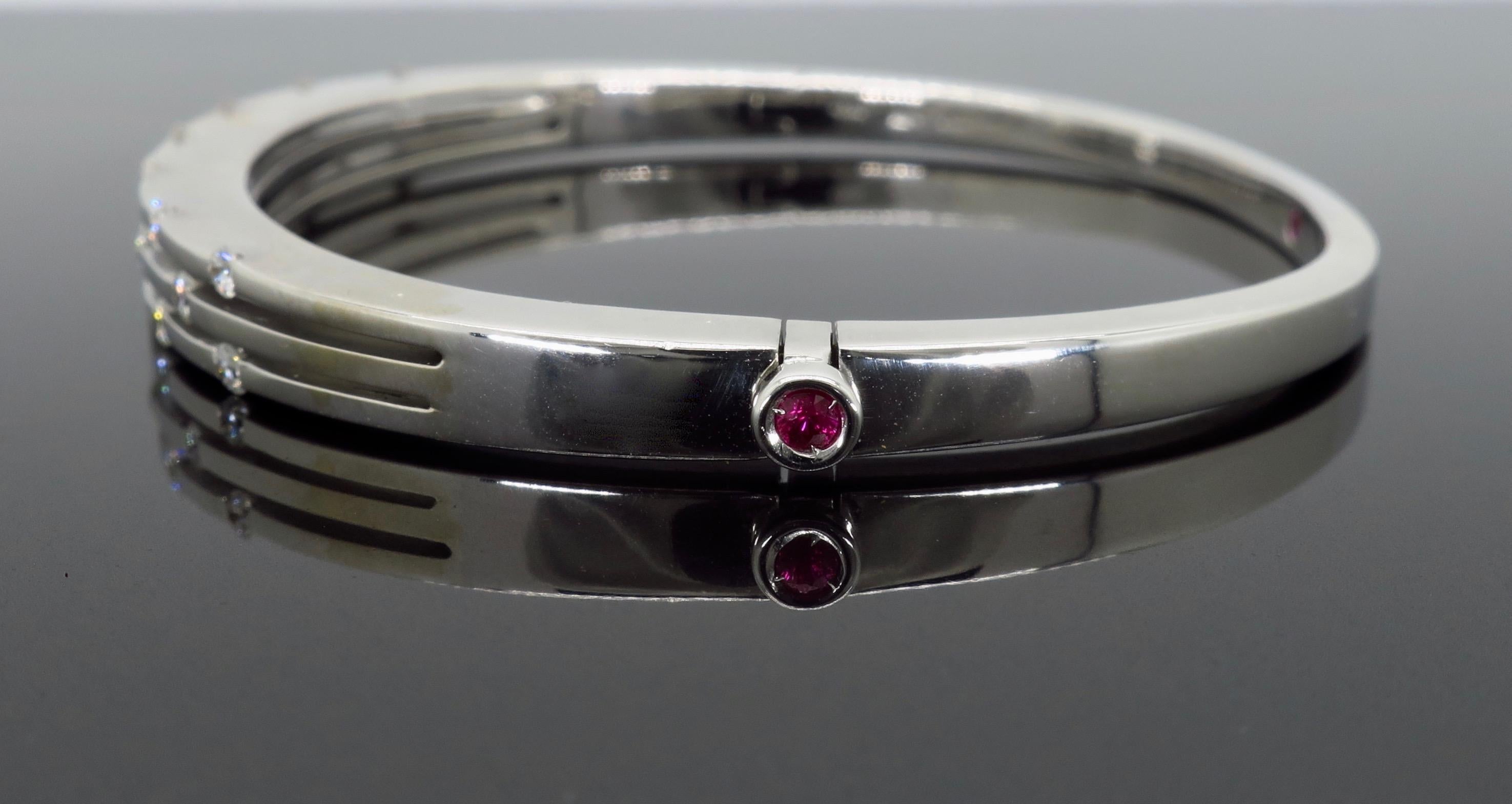 Roberto Coin Classica Parisienne Diamond Bangle Bracelet In Excellent Condition In Webster, NY