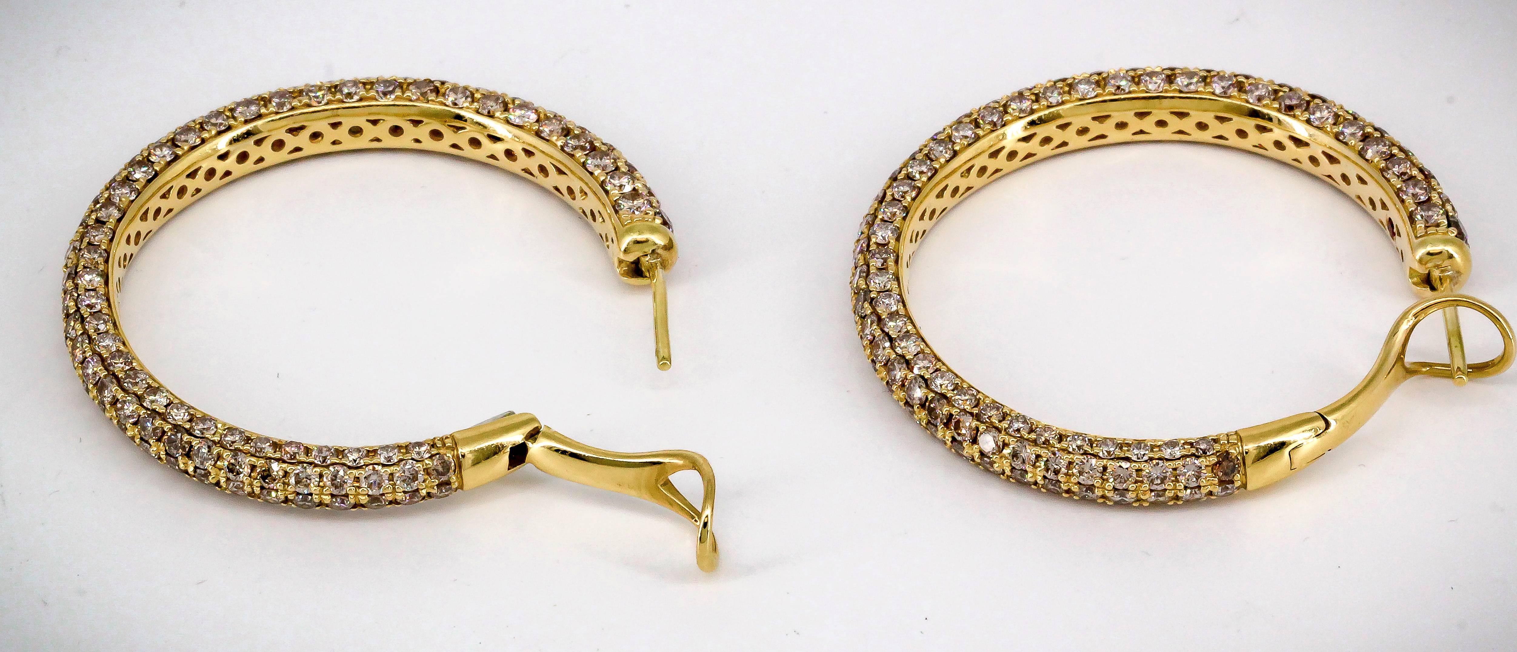 Roberto Coin Colored and White Diamond Gold Hoop Earrings In Excellent Condition In New York, NY