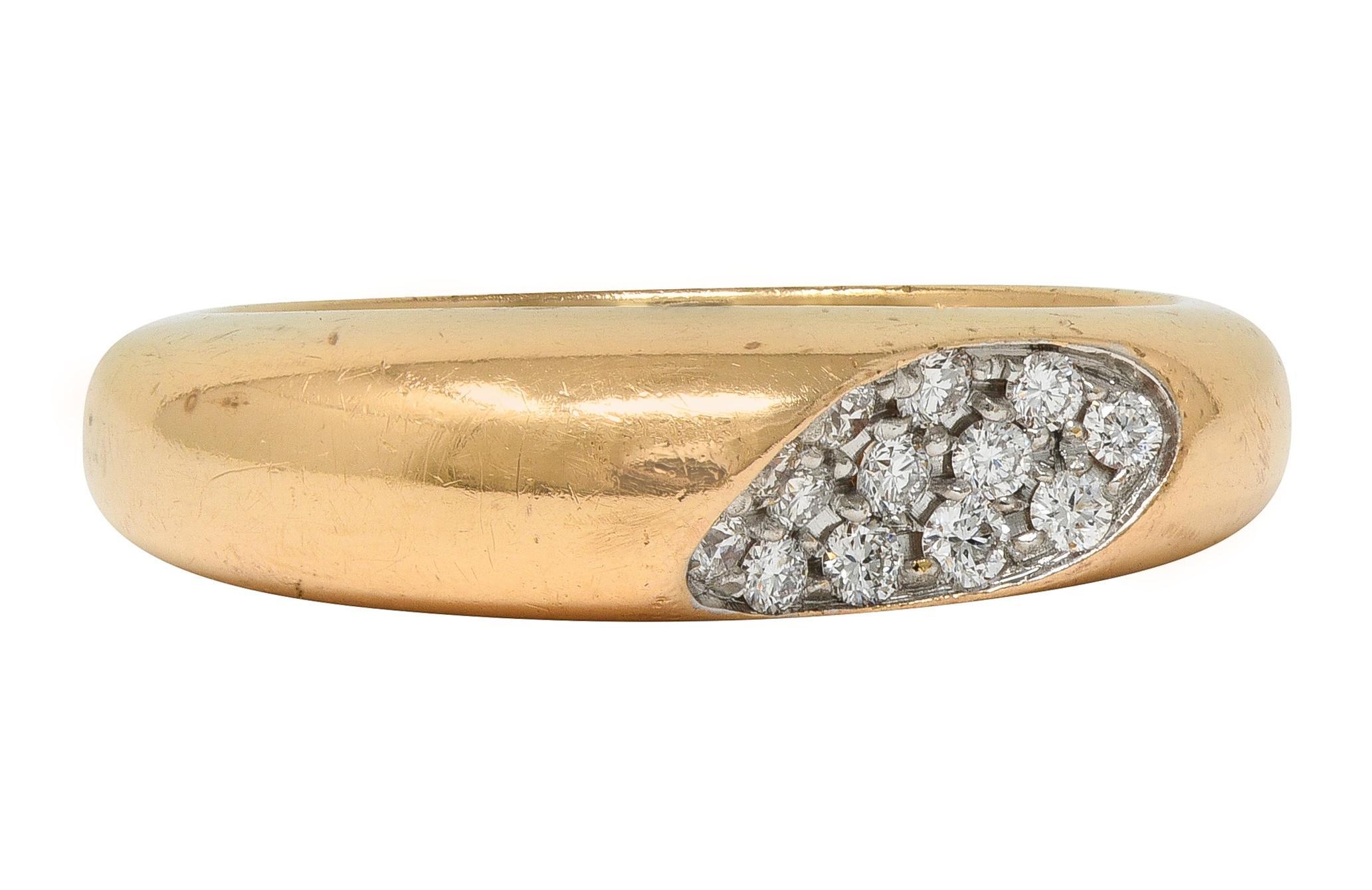 Roberto Coin Zeitgenössischer Diamant 18 Karat zweifarbiges Gold gewölbter Capri Band Ring im Angebot 5