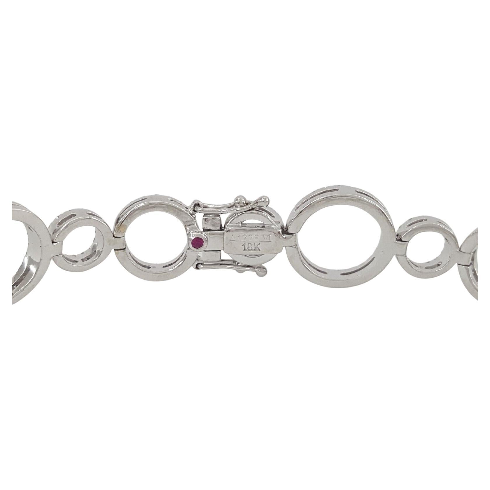 Roberto Coin 1.9 ct Total Weight Round Brilliant Cut Diamonds Circle Link Bracelet in 18K White Gold. 

The bracelet weighing 18 grams, with measurements of 7