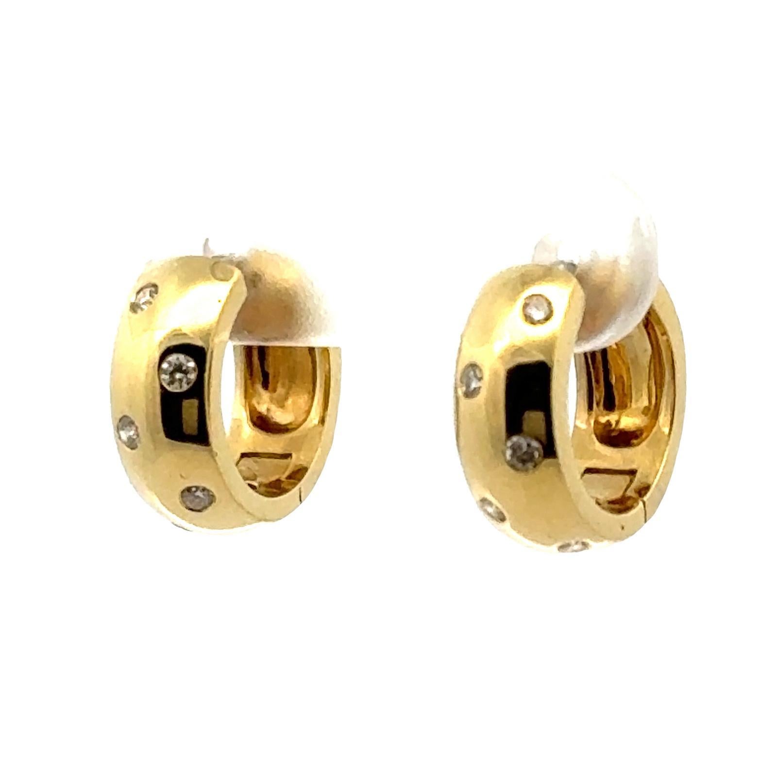 Round Cut Roberto Coin Diamond 18 Karat Yellow Gold Huggie Earrings Modern