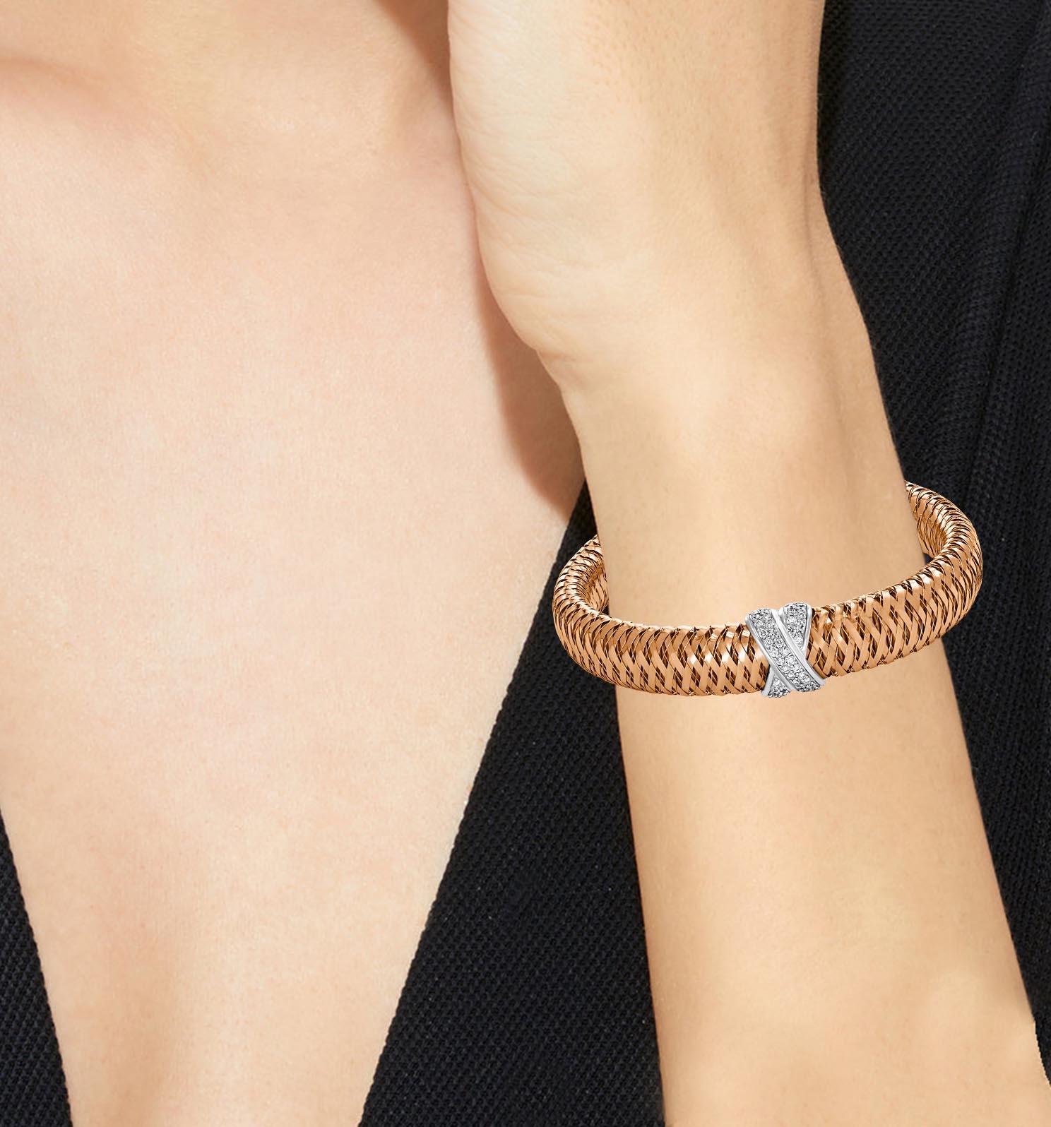 Roberto Coin Diamond Bangle Stretchable Bracelet 18 Karat Rose Gold Estate In Excellent Condition For Sale In New York, NY