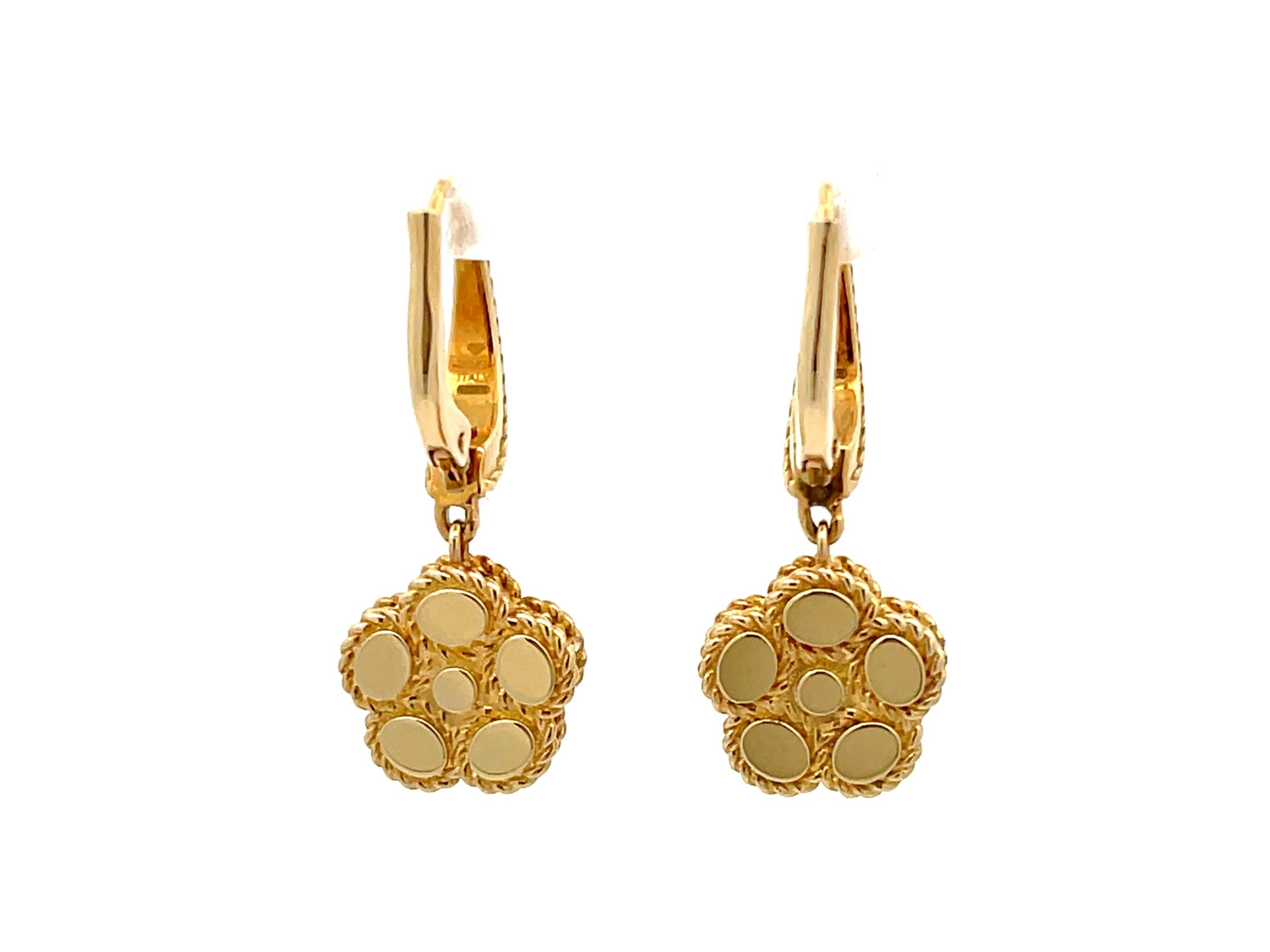 Brilliant Cut Roberto Coin Diamond Daisy Drop Earrings in 18k Yellow Gold For Sale