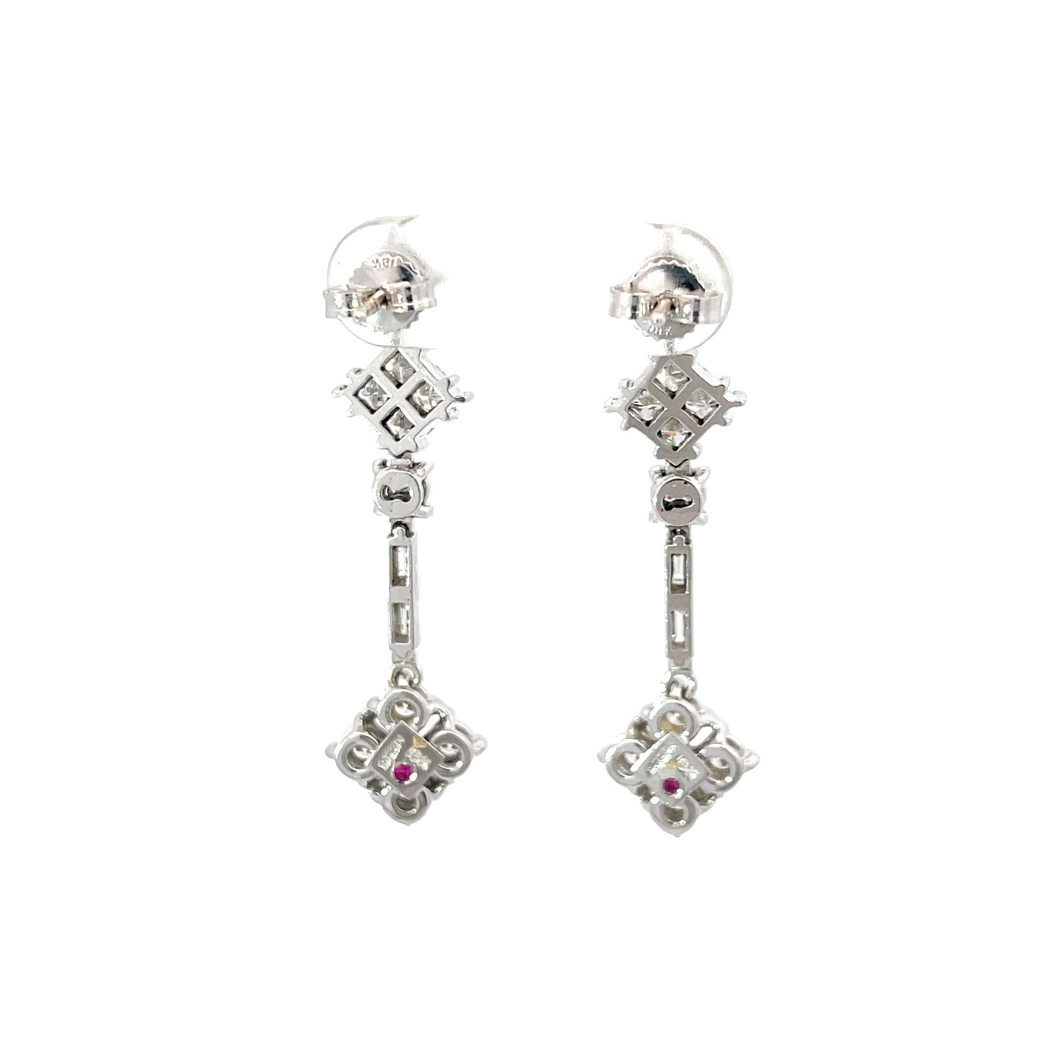 Donna Roberto Coin - Orecchini con diamanti pendenti in oro bianco 18 carati in vendita